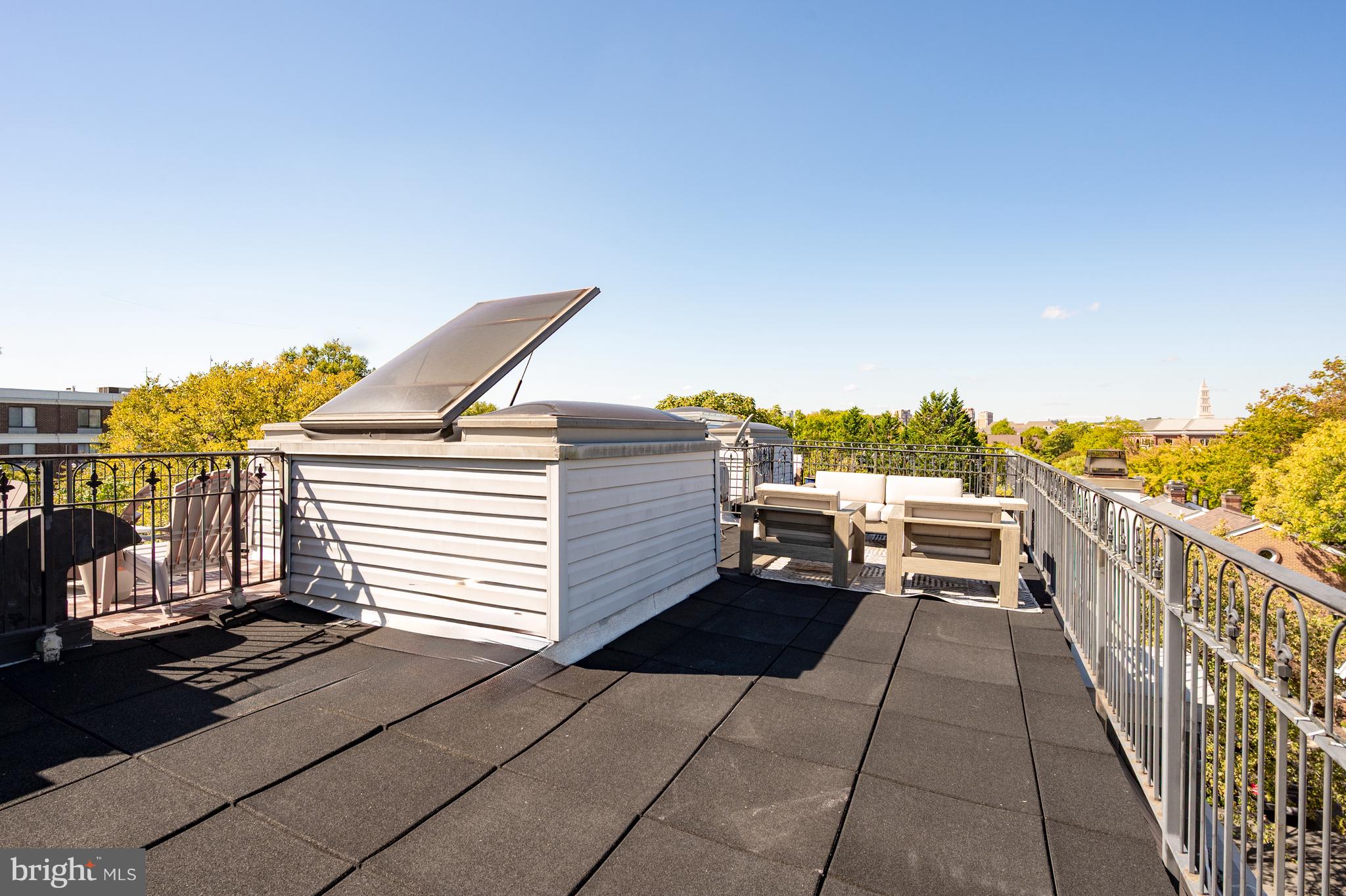 WOLFE ALLEY - Residential