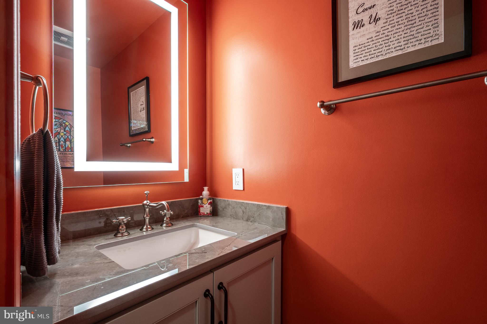 WOLFE ALLEY - Residential