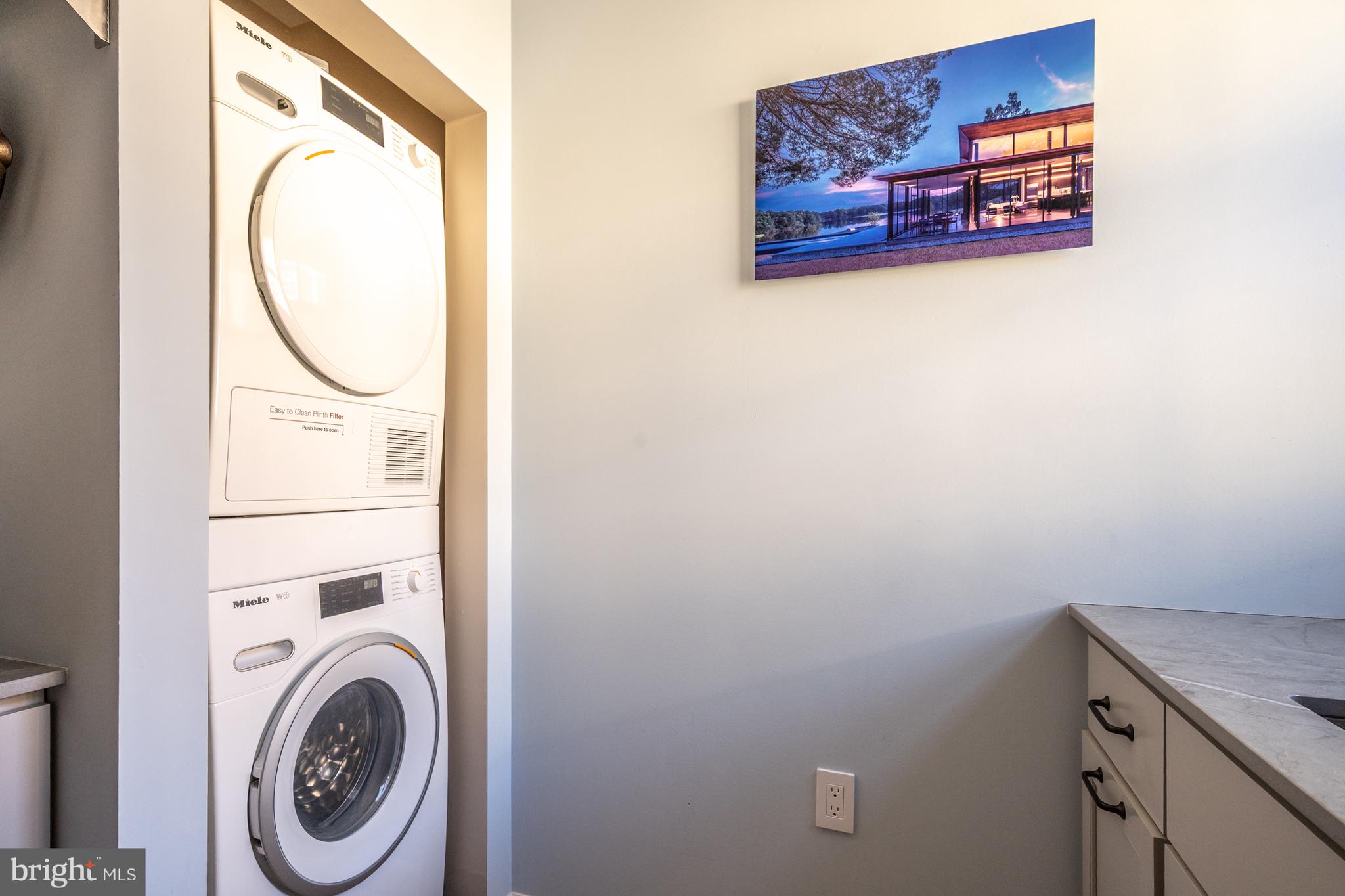 WOLFE ALLEY - Residential