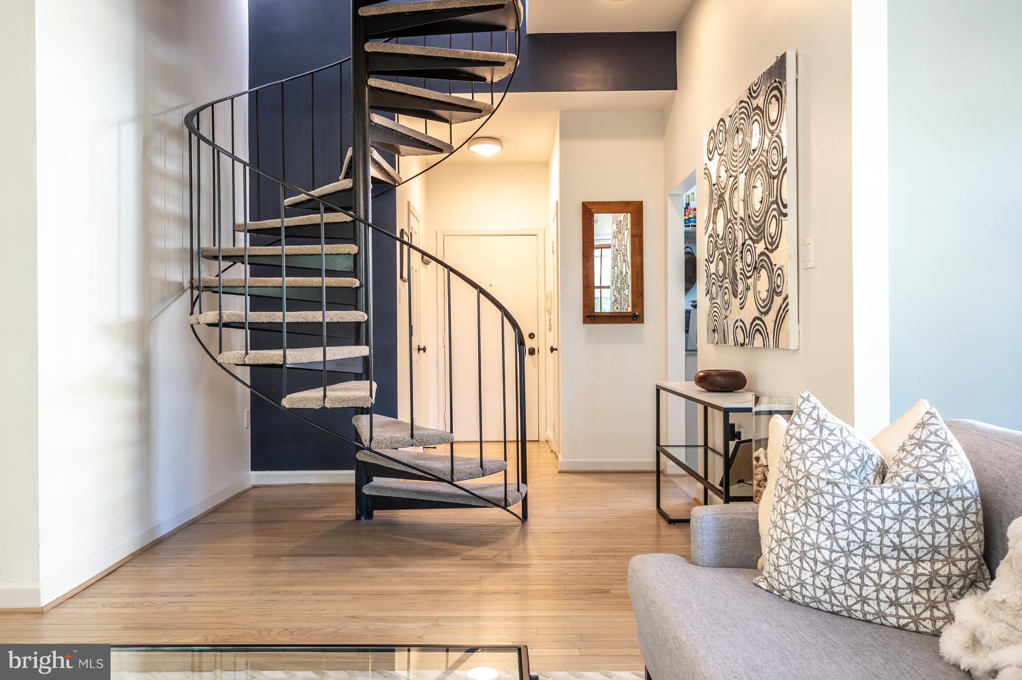 WOLFE ALLEY - Residential