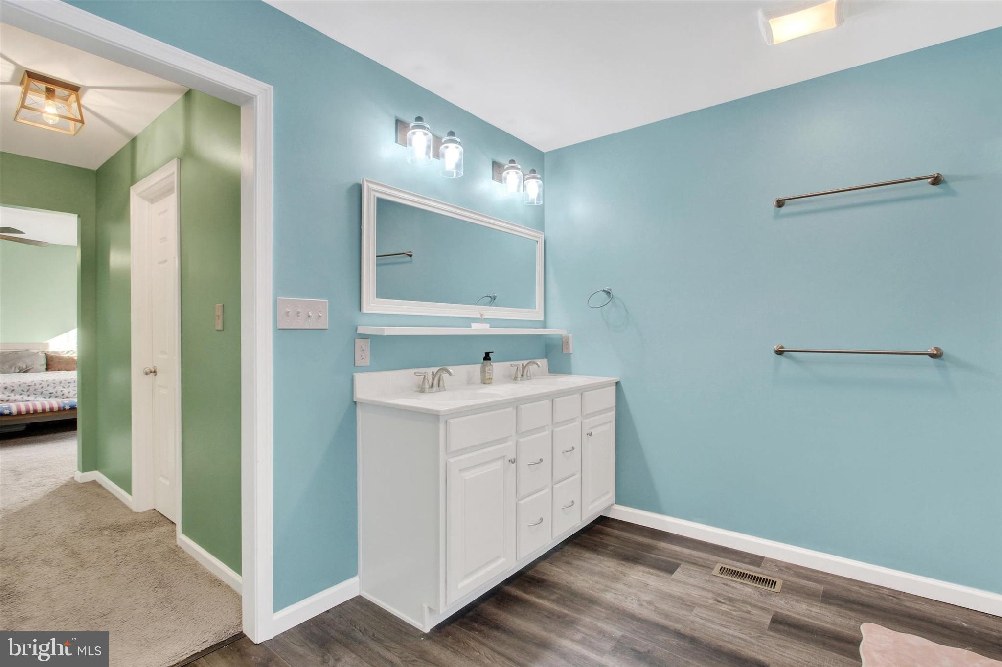 KENSINGTON - Residential