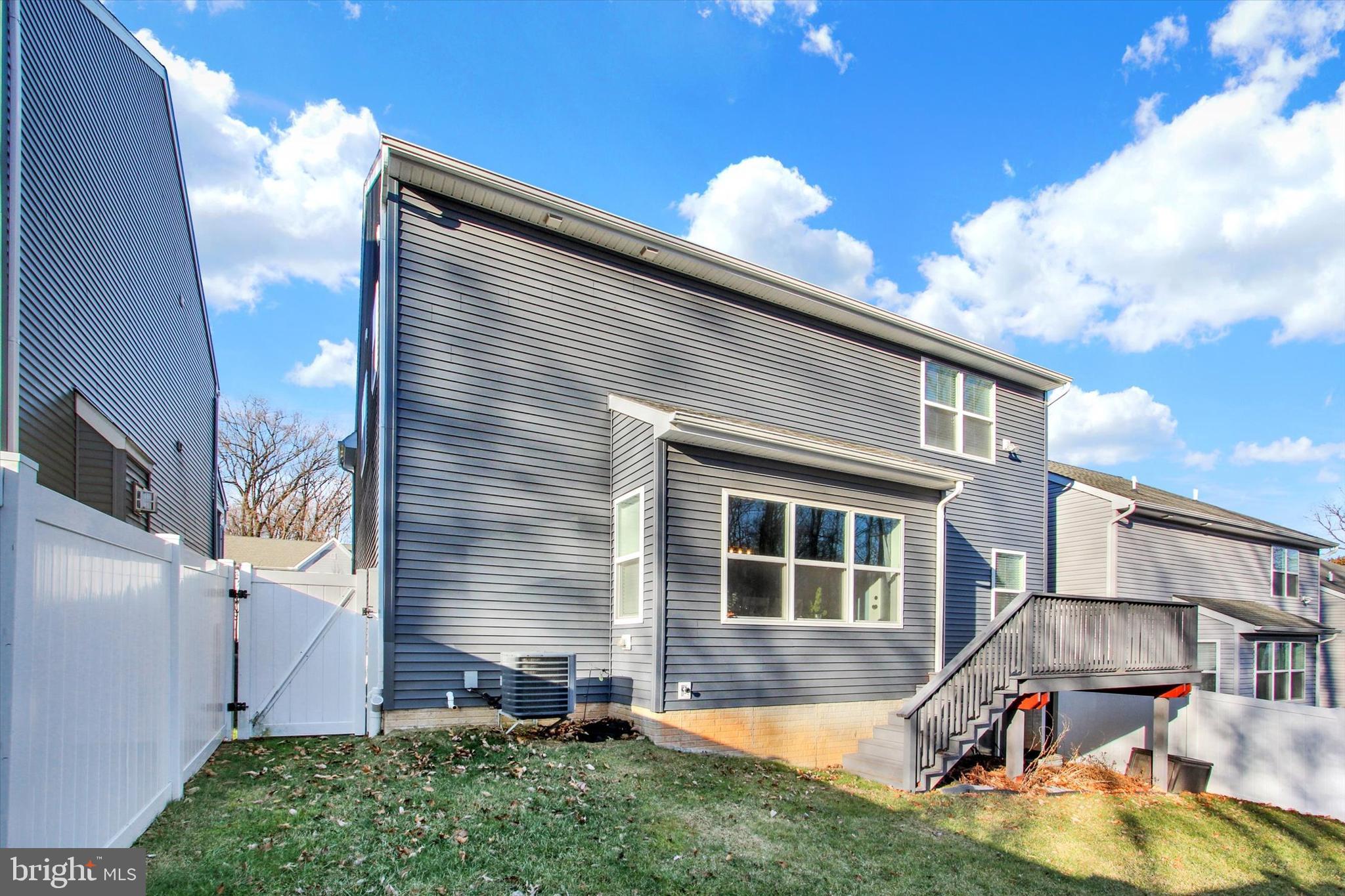 KENSINGTON - Residential