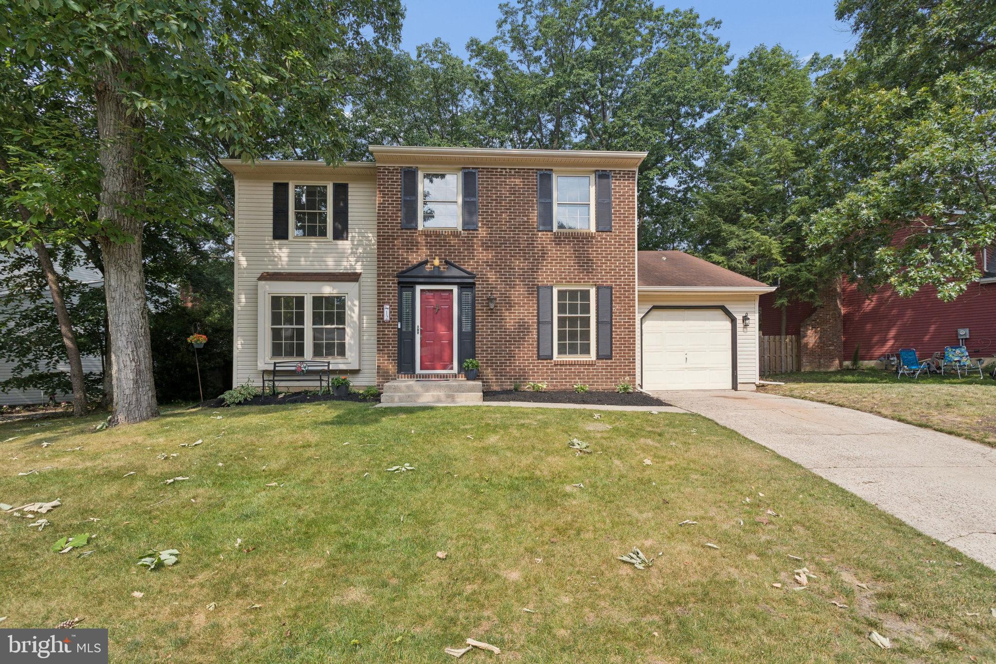 12 SHADOW OAK COURT