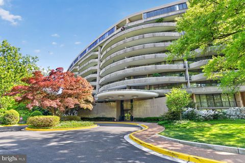 Photo of 4200 Massachusetts Avenue NW #402, WASHINGTON, DC 20016 (MLS # DCDC2258094)