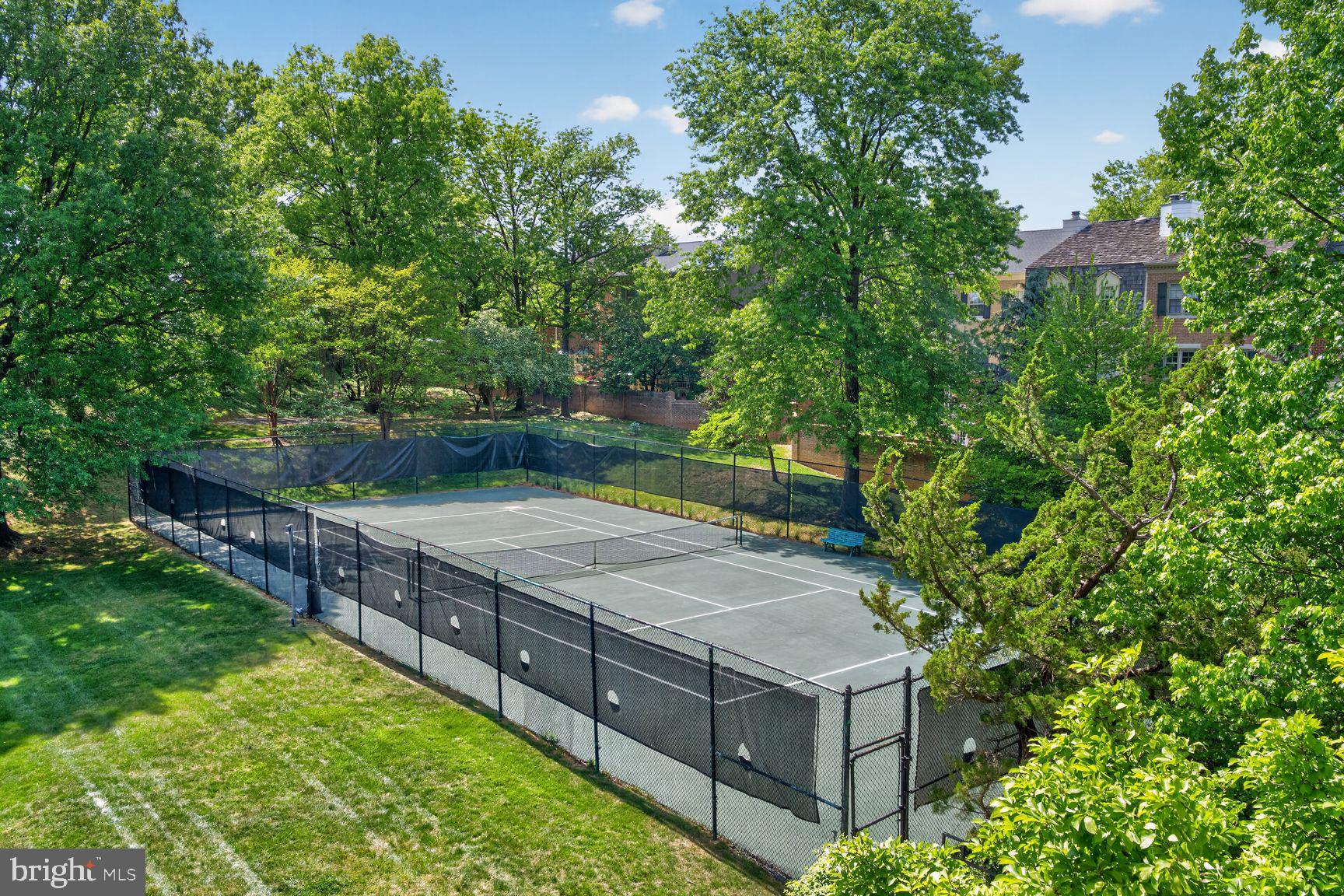 4200 MASSACHUSETTS AVENUE NW 402