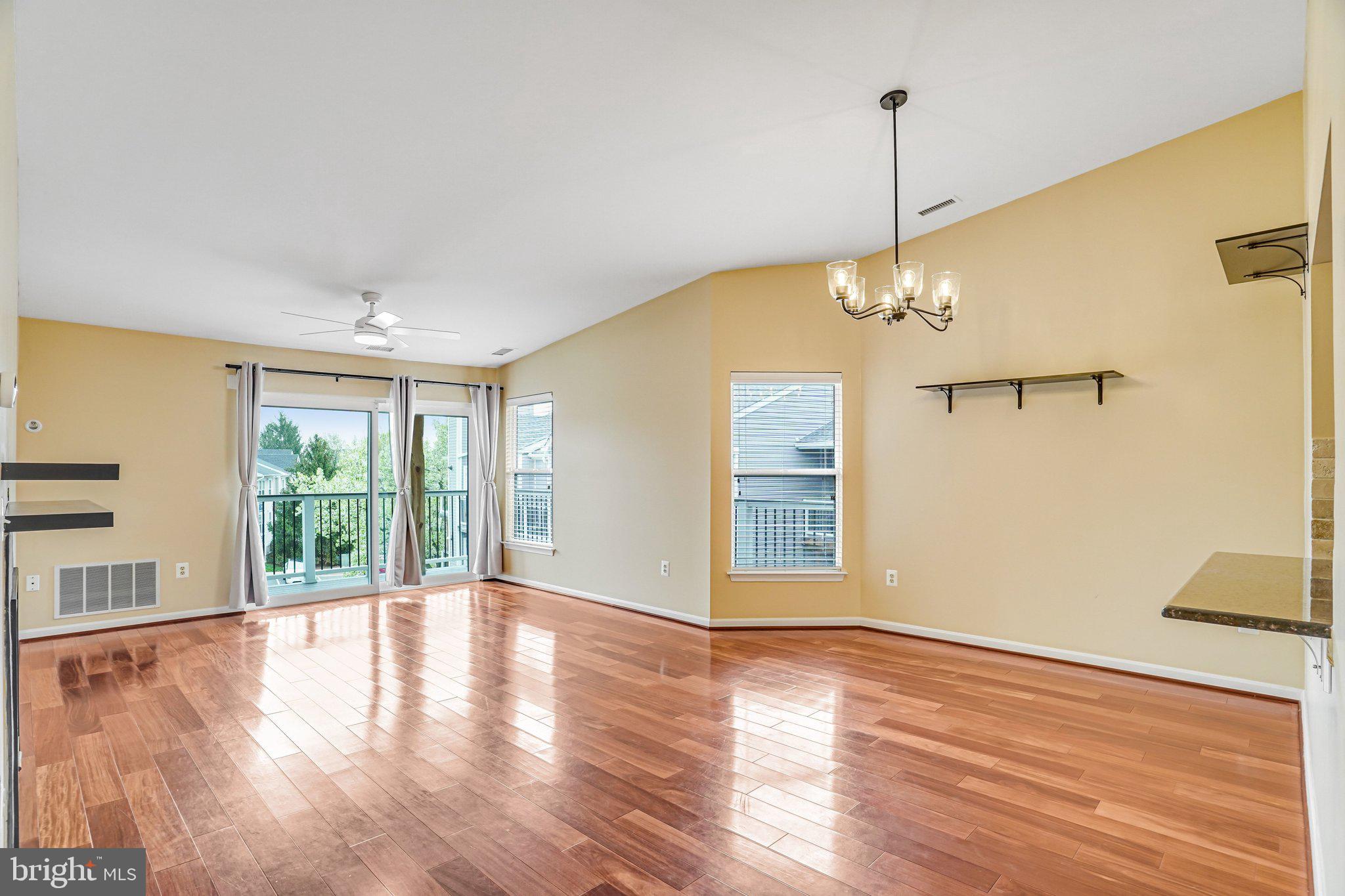 ASHBURN VILLAGE - Residential