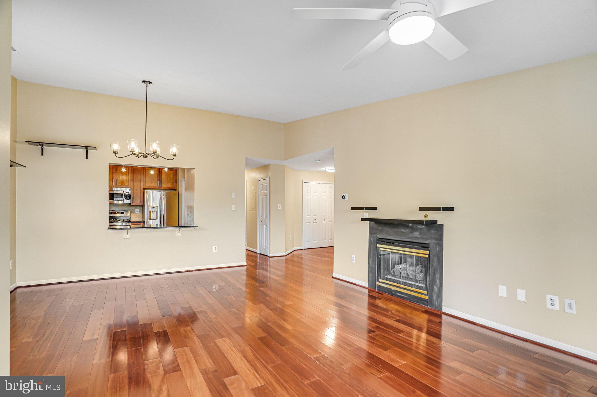 ASHBURN VILLAGE - Residential