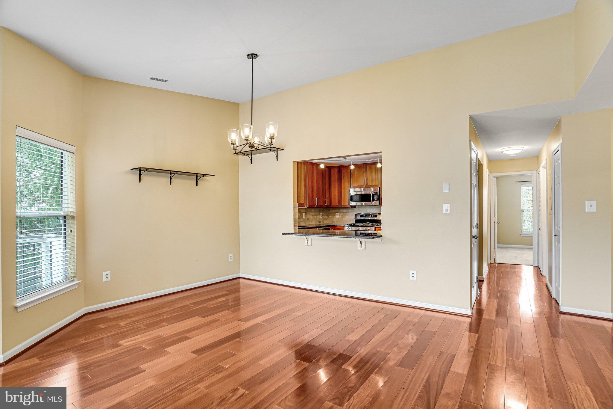 ASHBURN VILLAGE - Residential