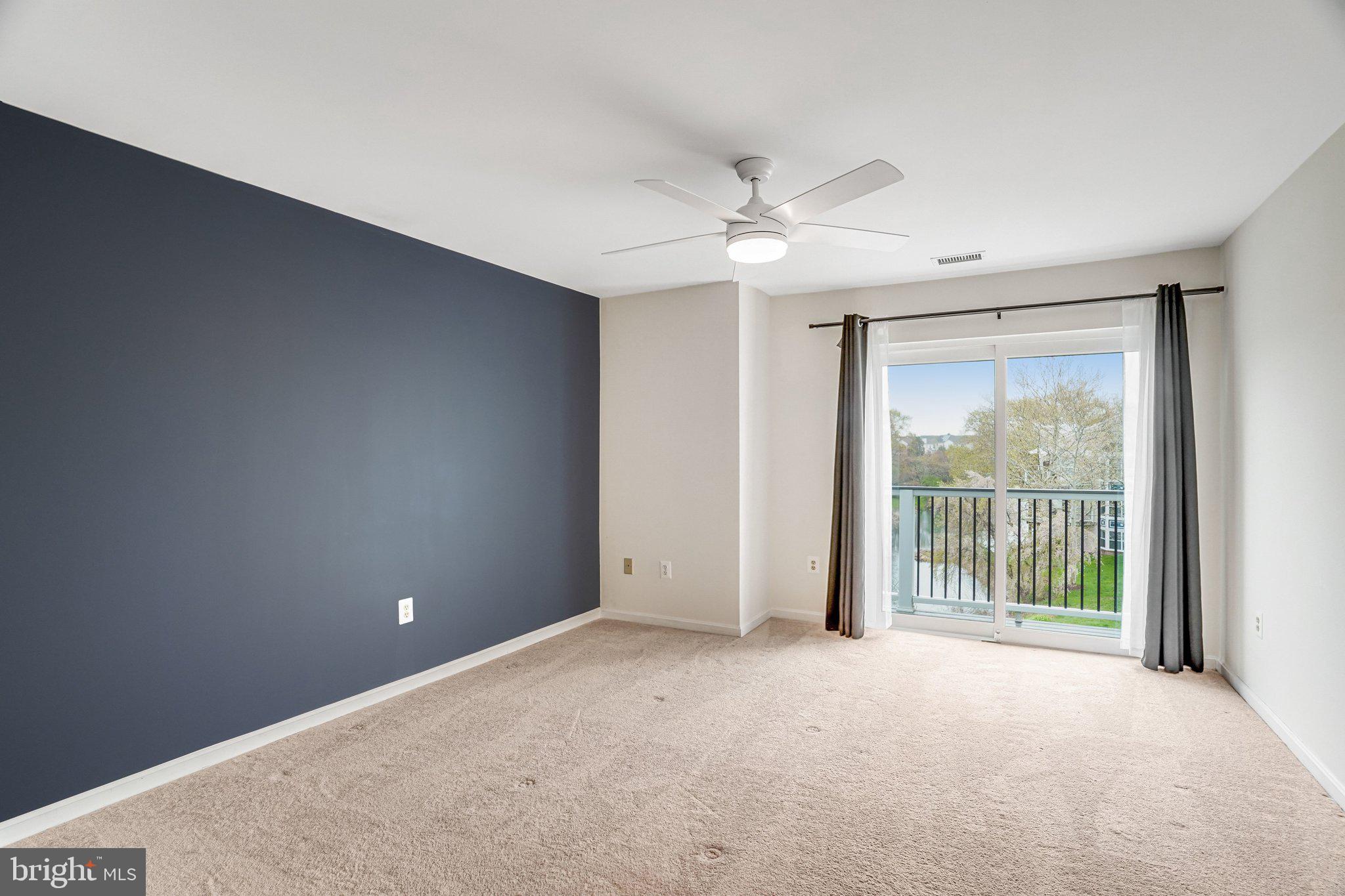 ASHBURN VILLAGE - Residential