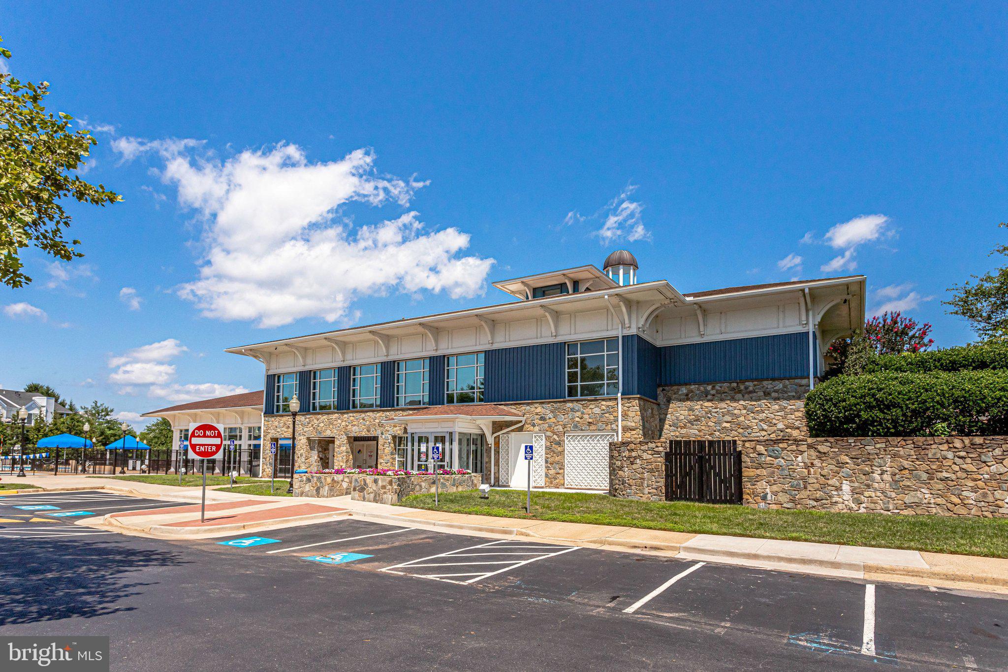 ASHBURN VILLAGE - Residential