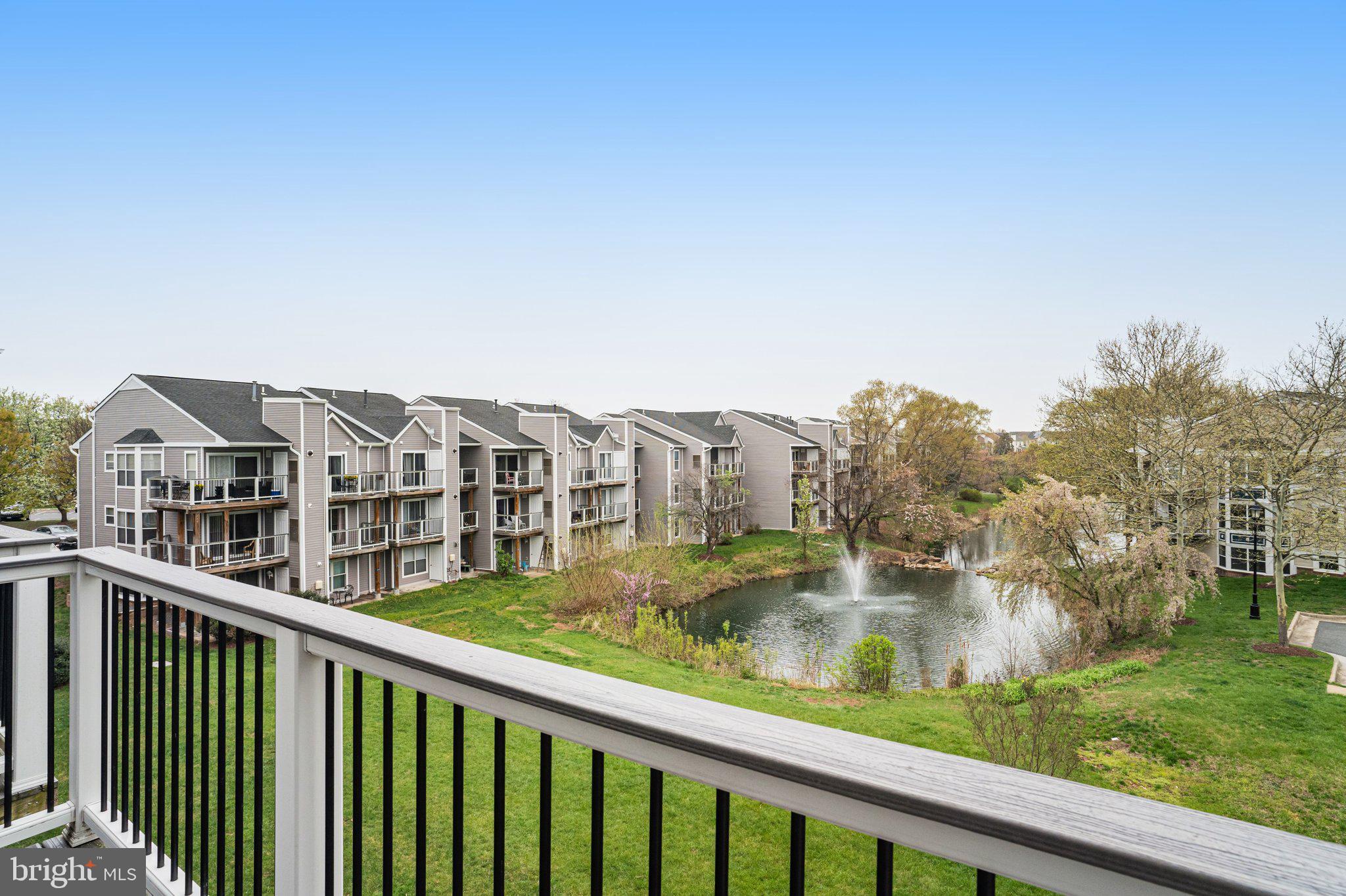 ASHBURN VILLAGE - Residential