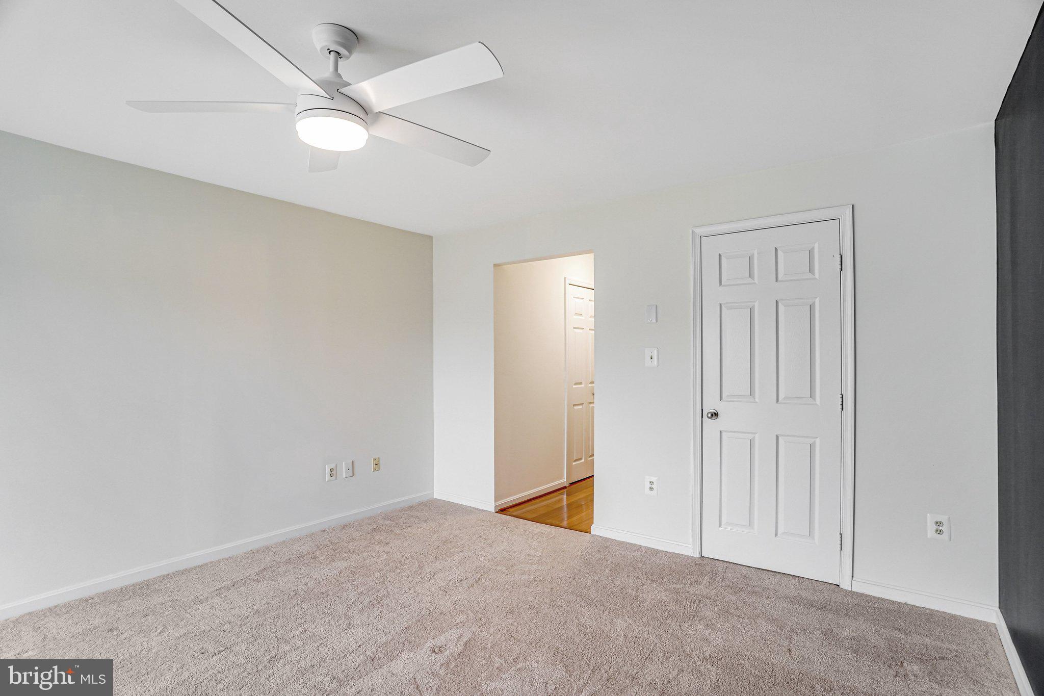 ASHBURN VILLAGE - Residential