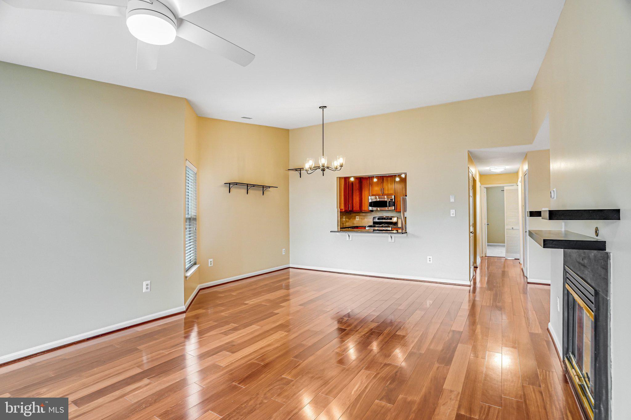 ASHBURN VILLAGE - Residential