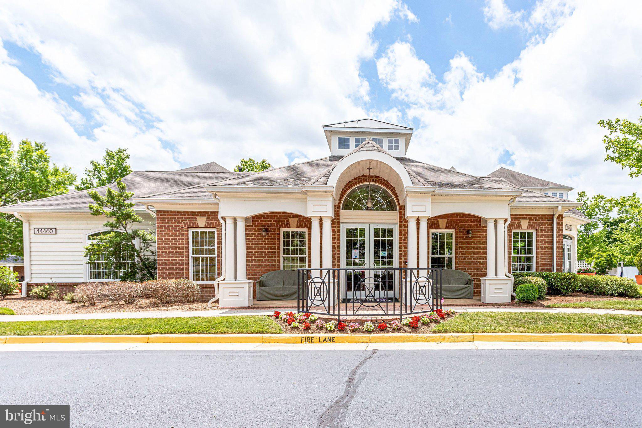 ASHBURN VILLAGE - Residential