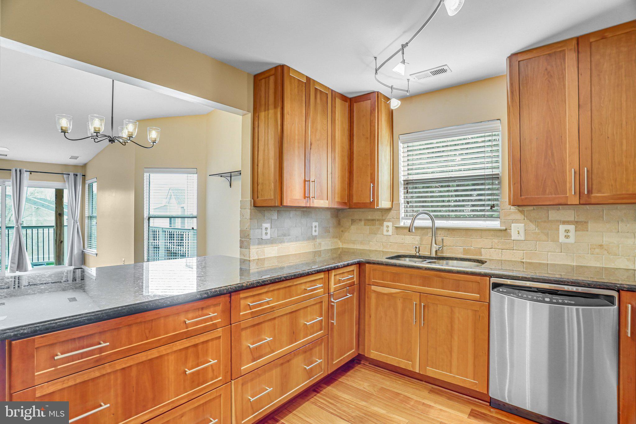 ASHBURN VILLAGE - Residential