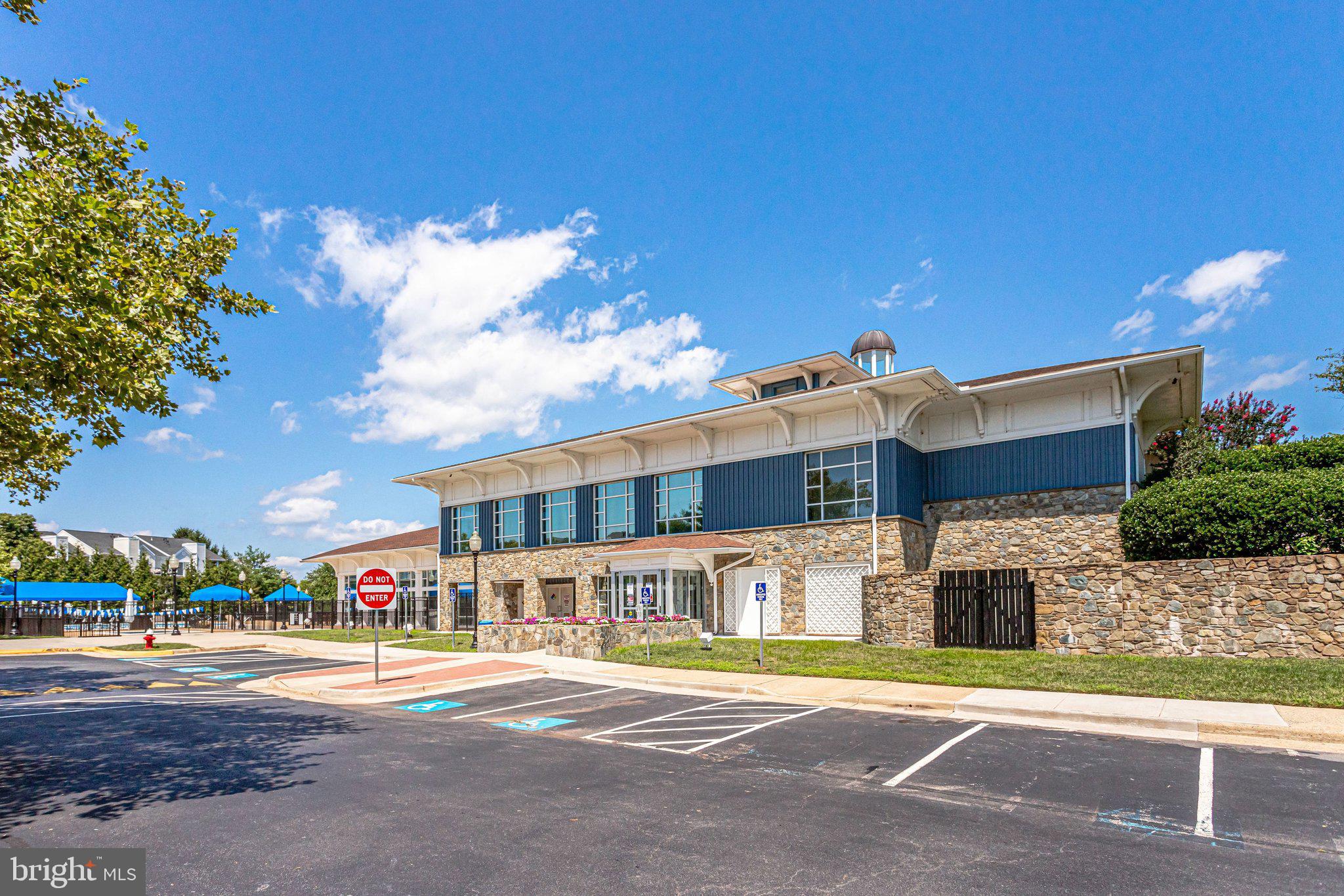 ASHBURN VILLAGE - Residential