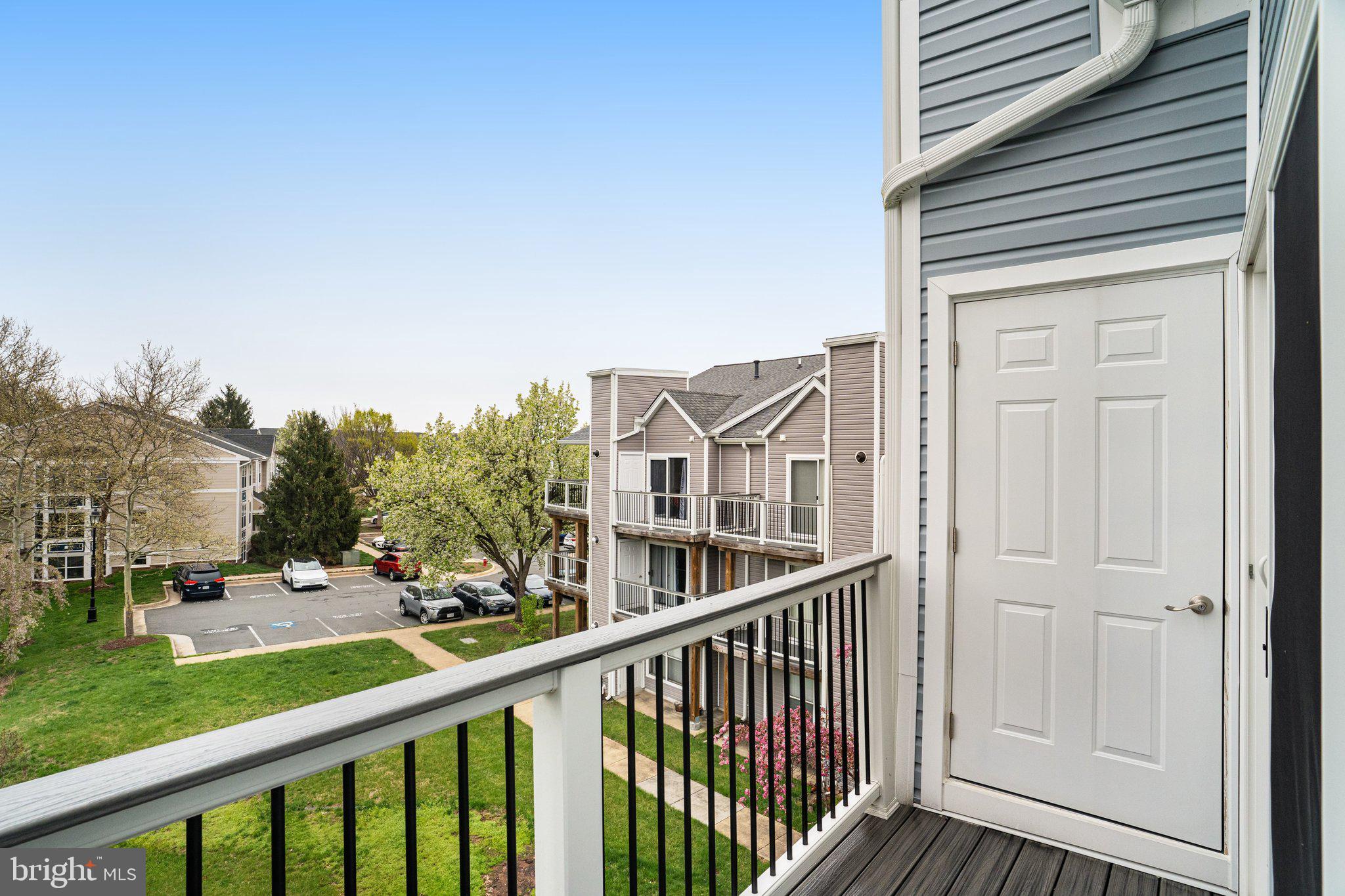 ASHBURN VILLAGE - Residential