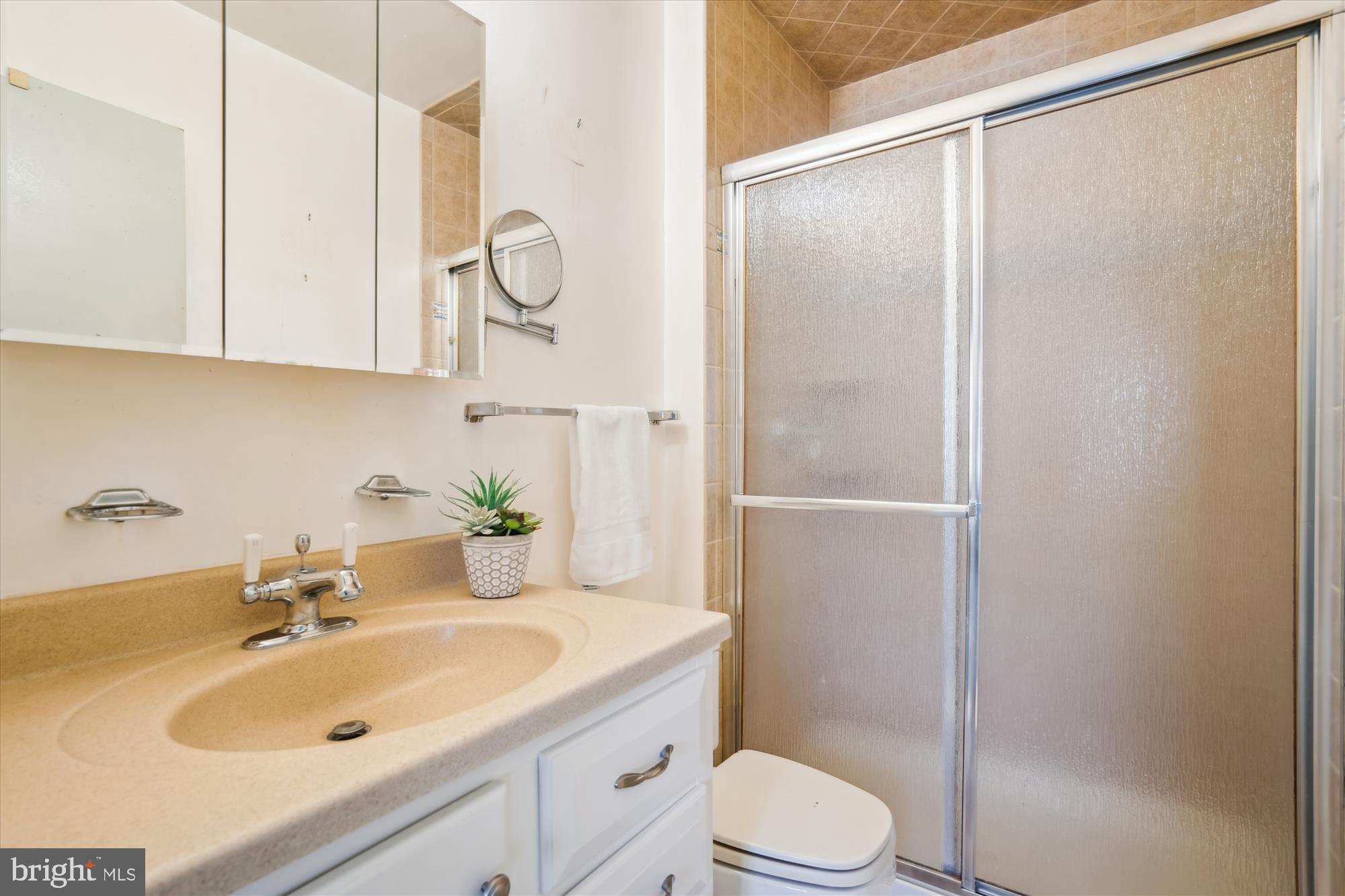 CROFTON MEWS CONDO - Residential