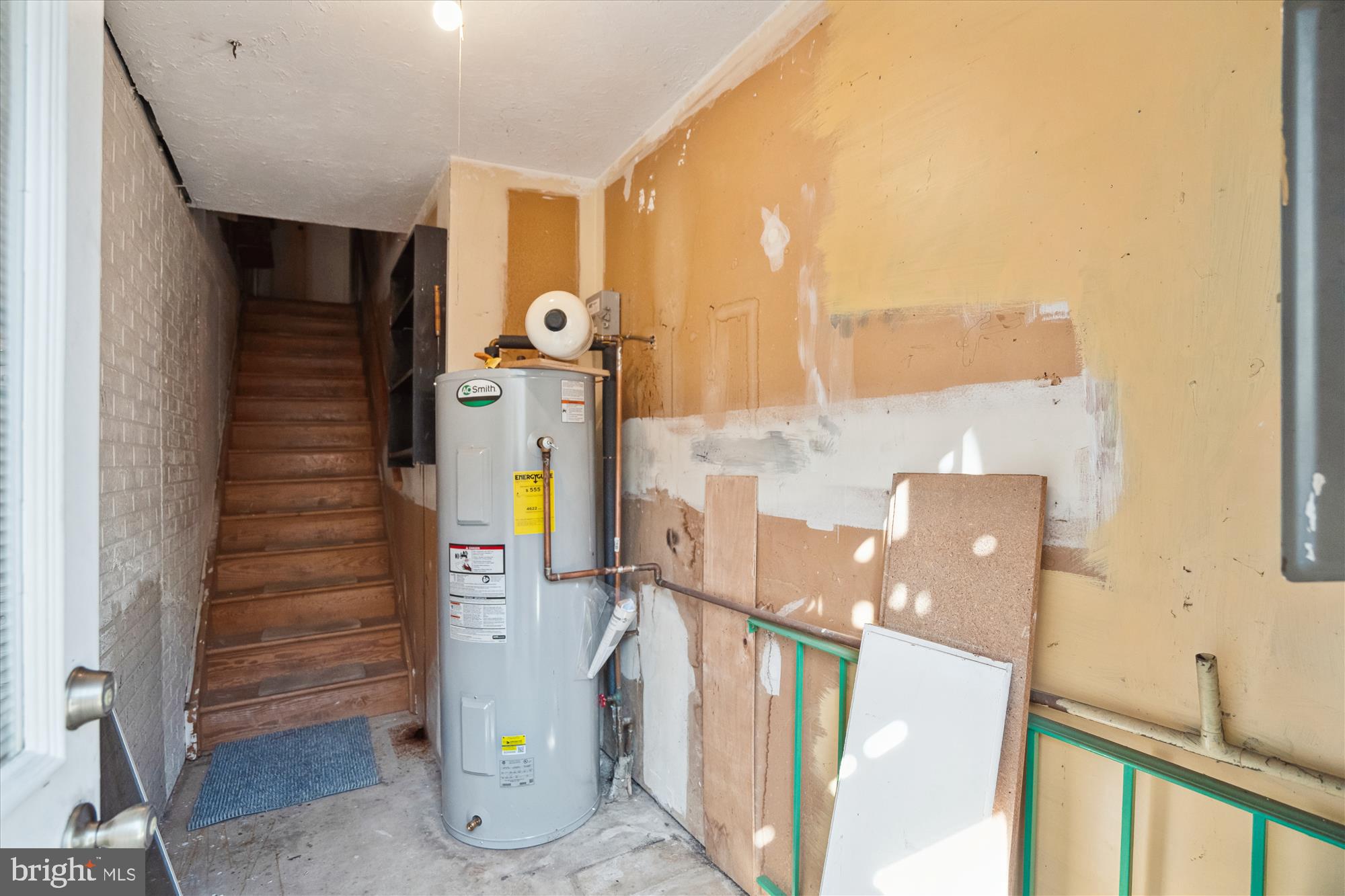 CROFTON MEWS CONDO - Residential