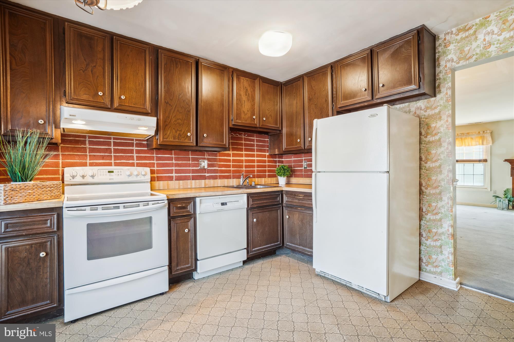 CROFTON MEWS CONDO - Residential