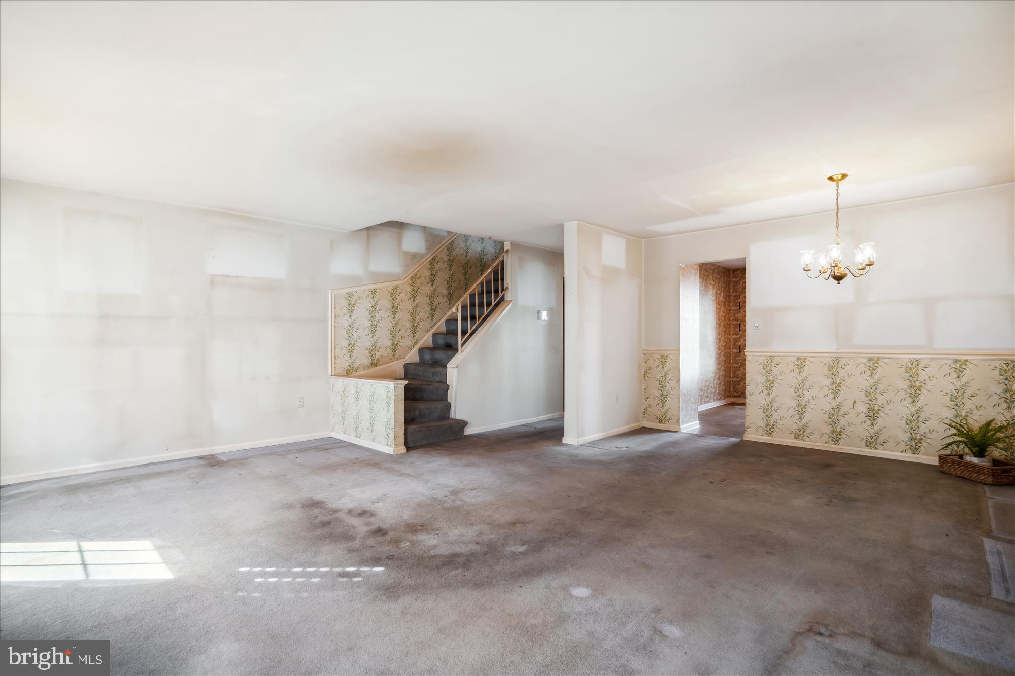 CROFTON MEWS CONDO - Residential