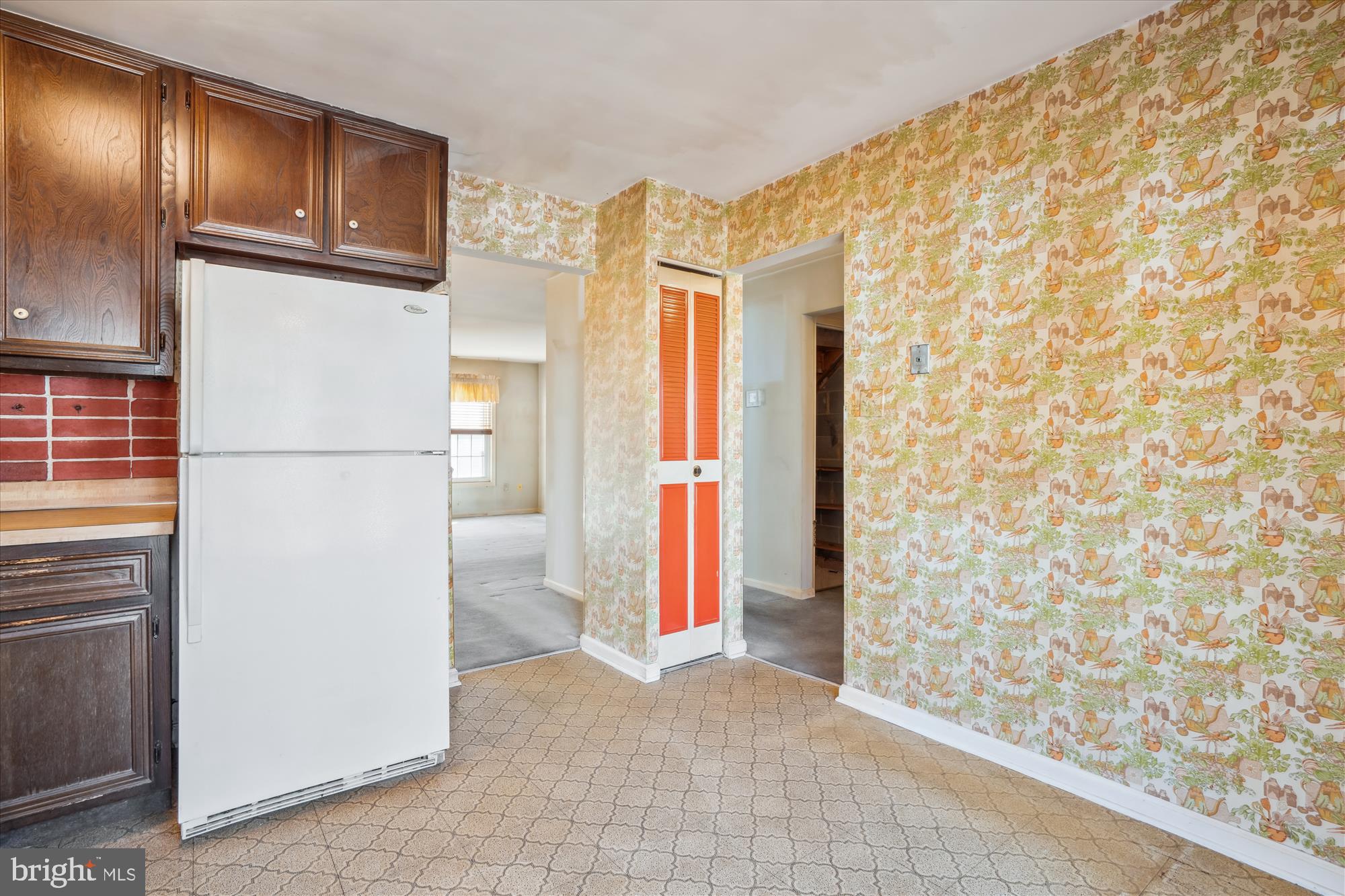 CROFTON MEWS CONDO - Residential