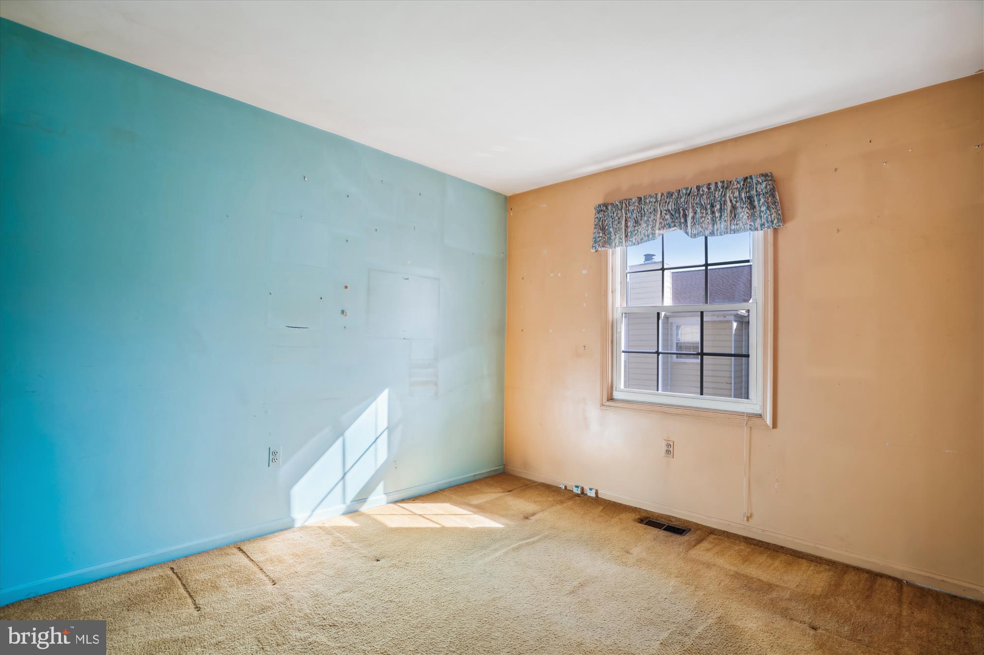 CROFTON MEWS CONDO - Residential