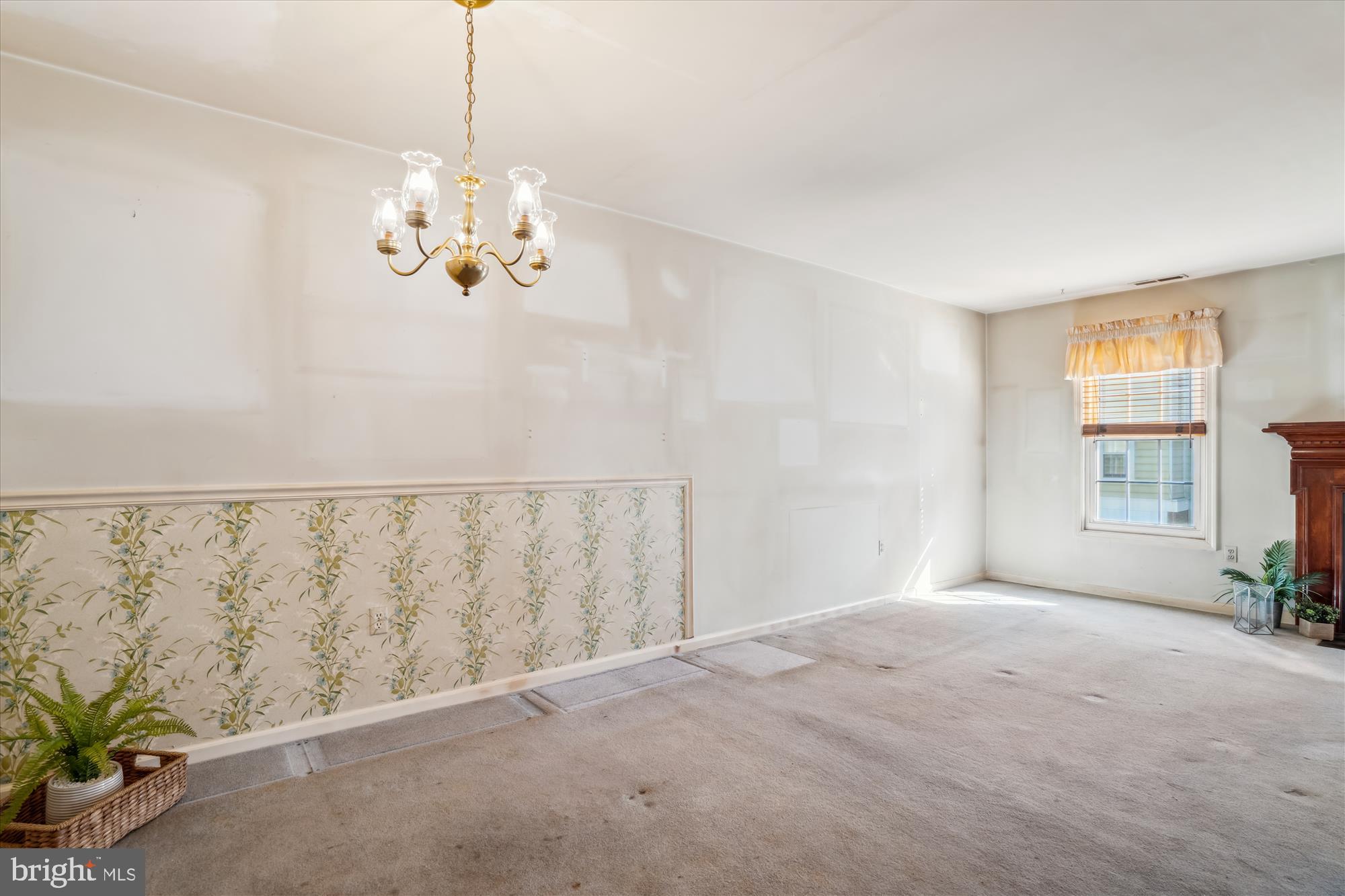 CROFTON MEWS CONDO - Residential