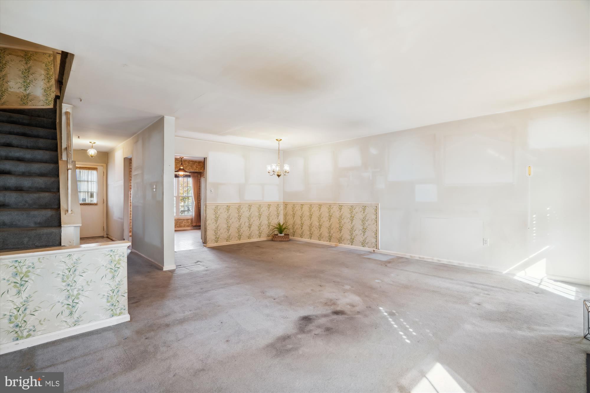 CROFTON MEWS CONDO - Residential