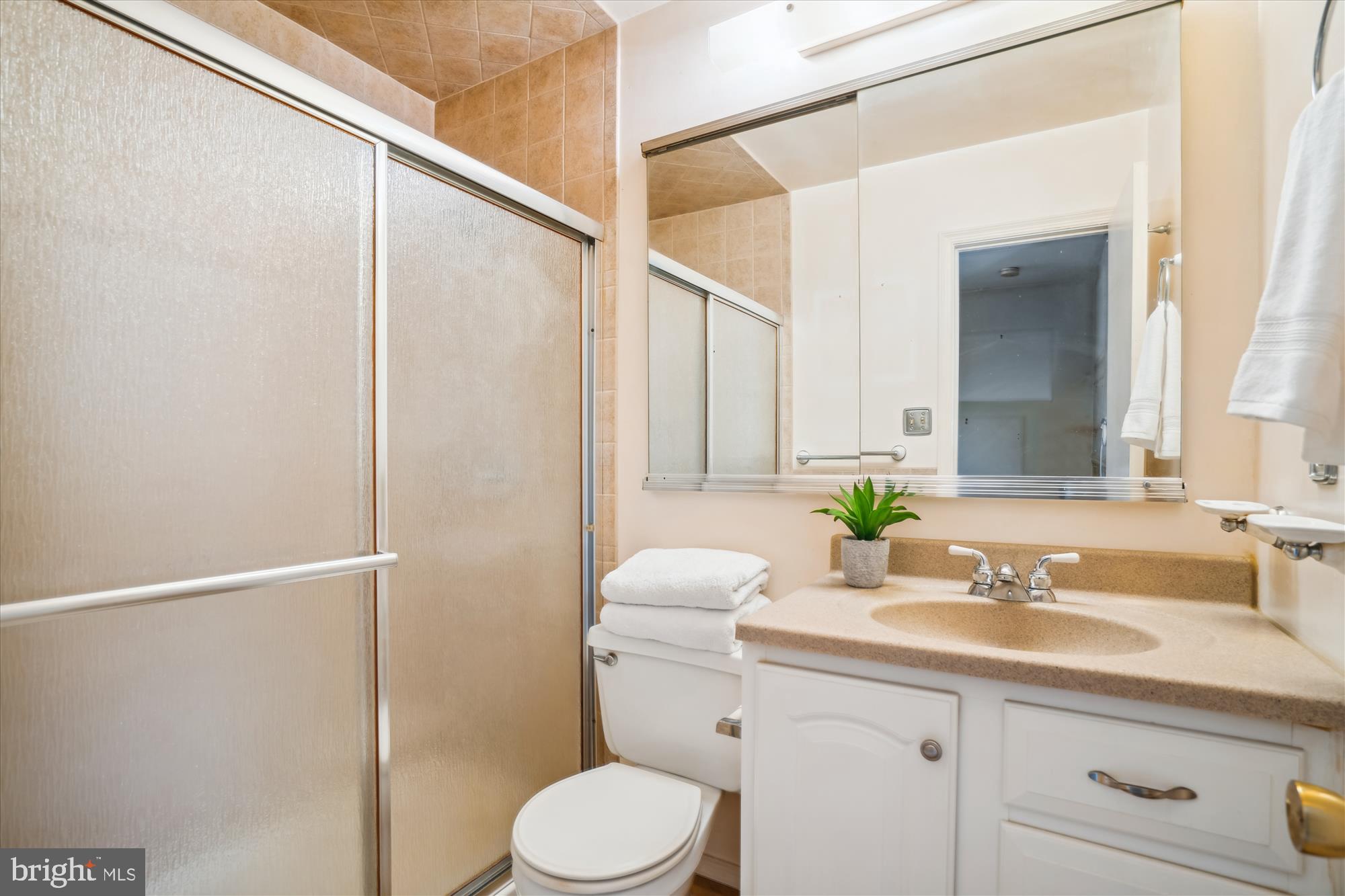 CROFTON MEWS CONDO - Residential