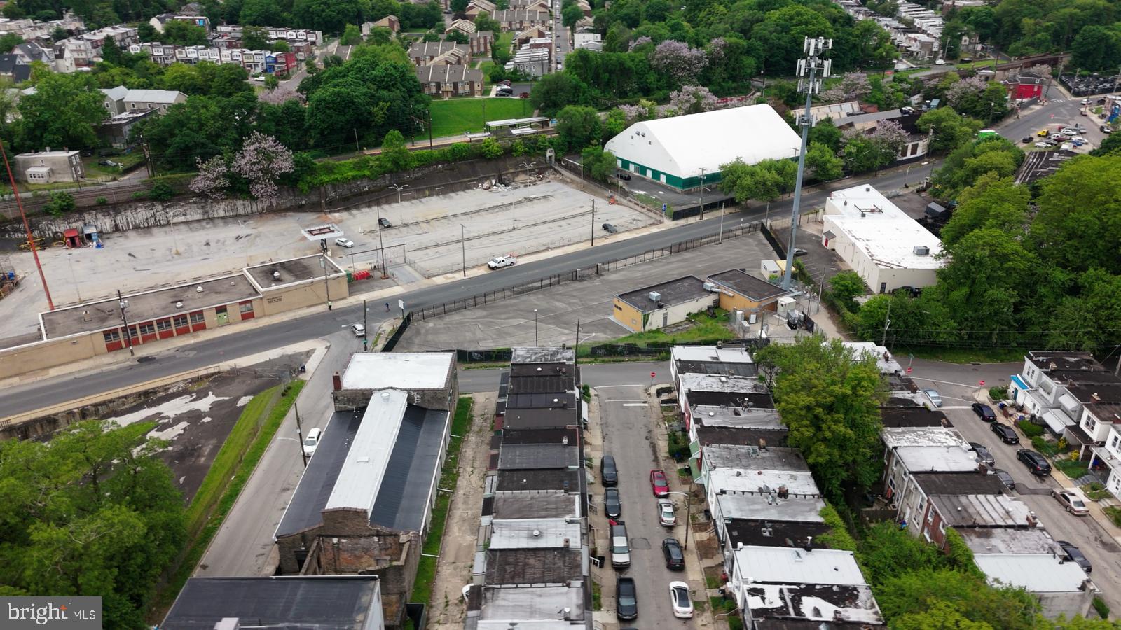 GERMANTOWN - Commercial Sale