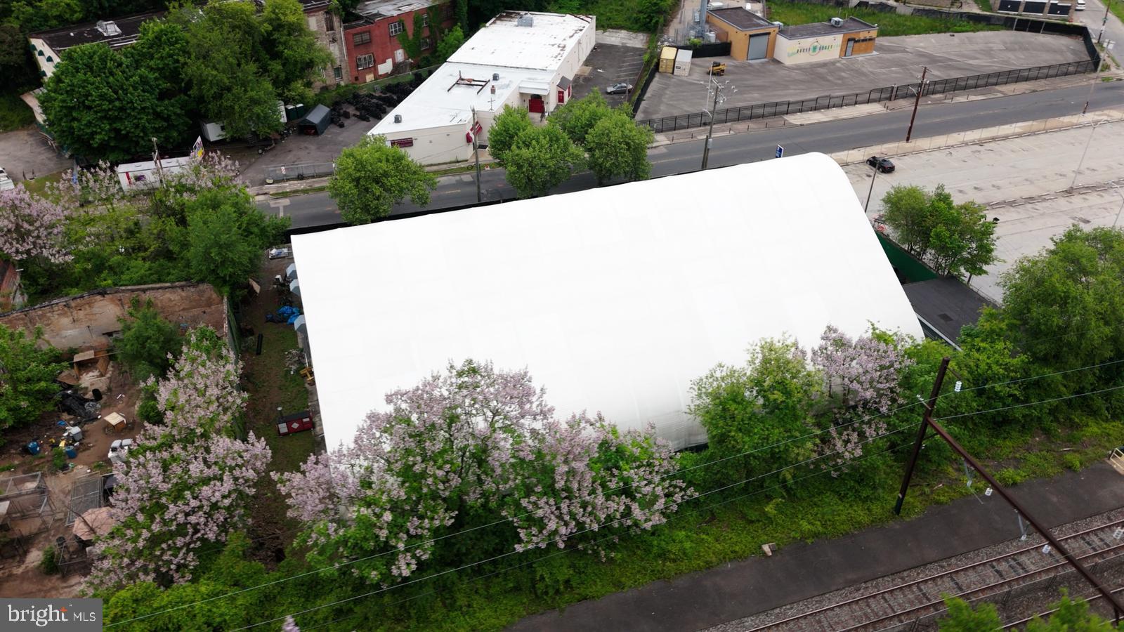 GERMANTOWN - Commercial Sale