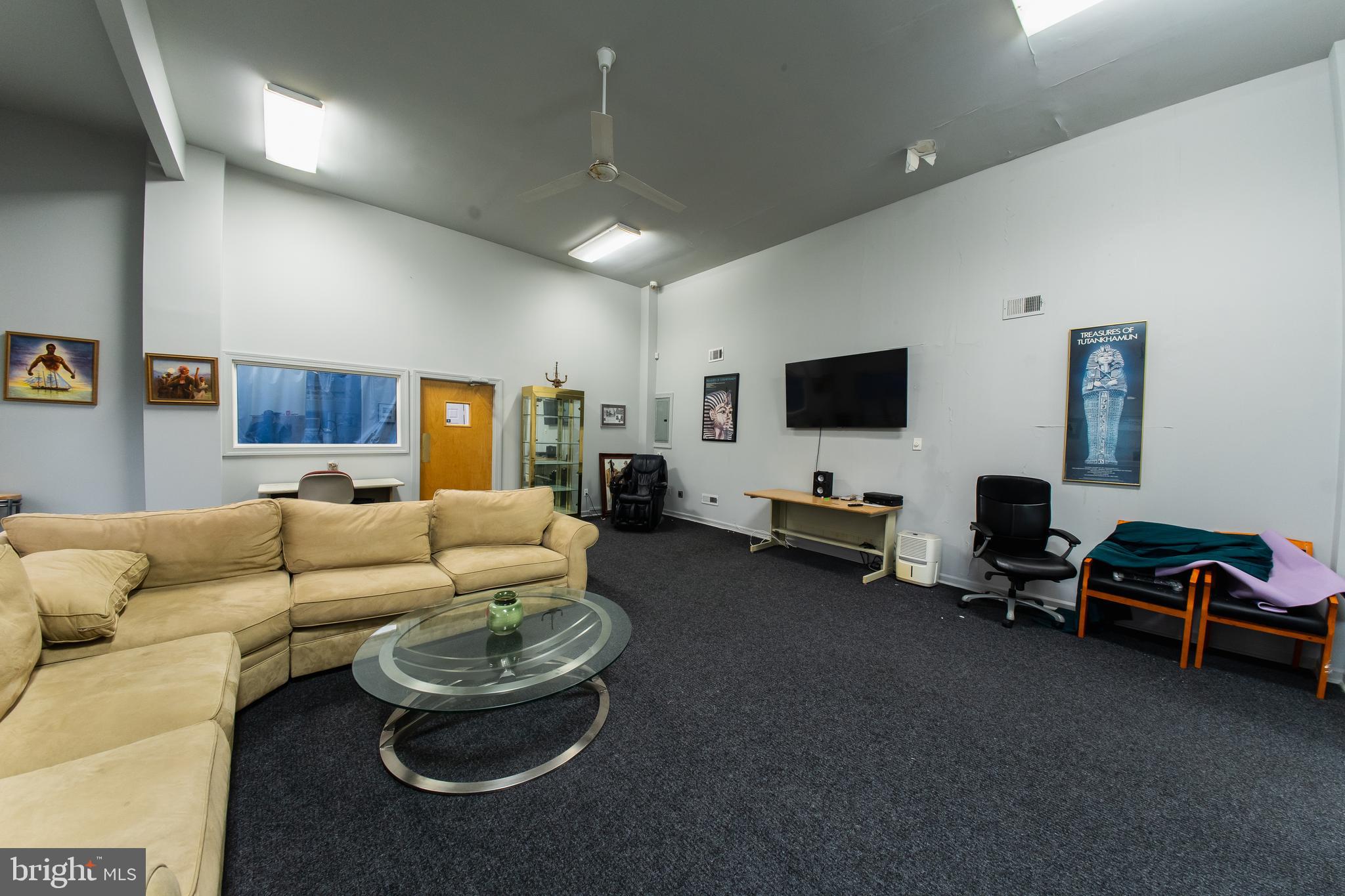 GERMANTOWN - Commercial Sale