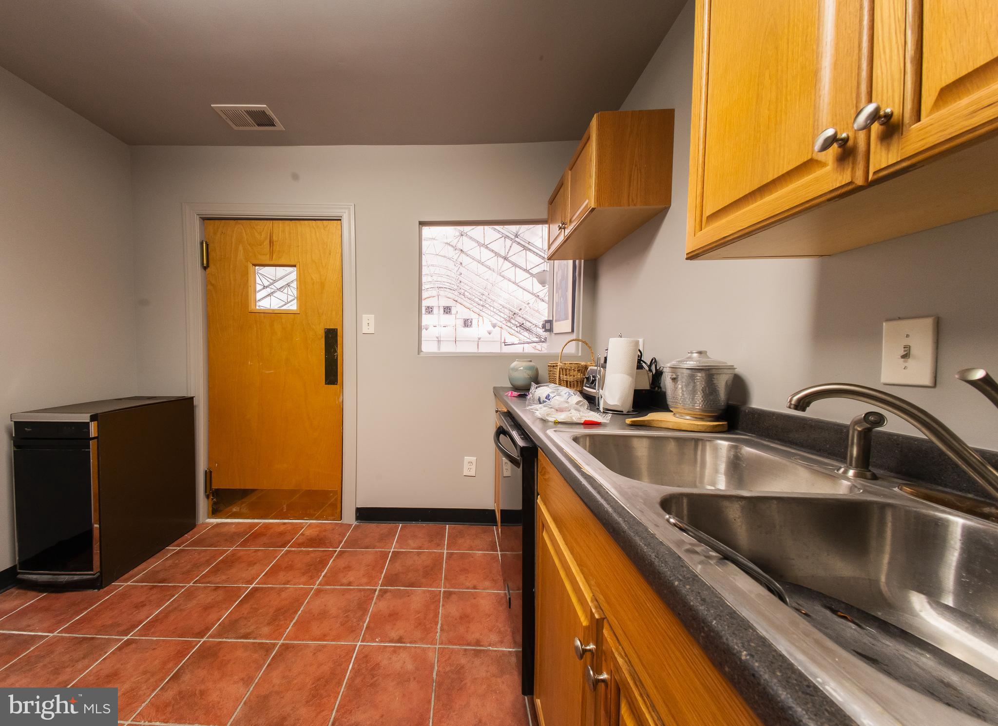 GERMANTOWN - Commercial Sale