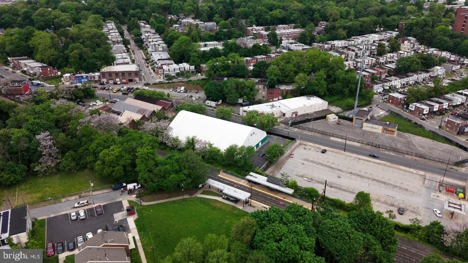GERMANTOWN - Commercial Sale