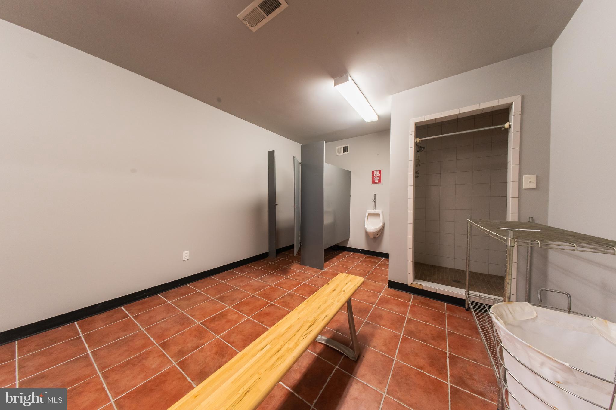 GERMANTOWN - Commercial Sale