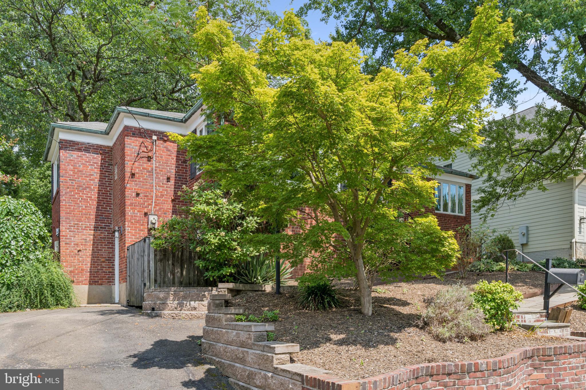 BERKSHIRE OAKWOOD - Residential