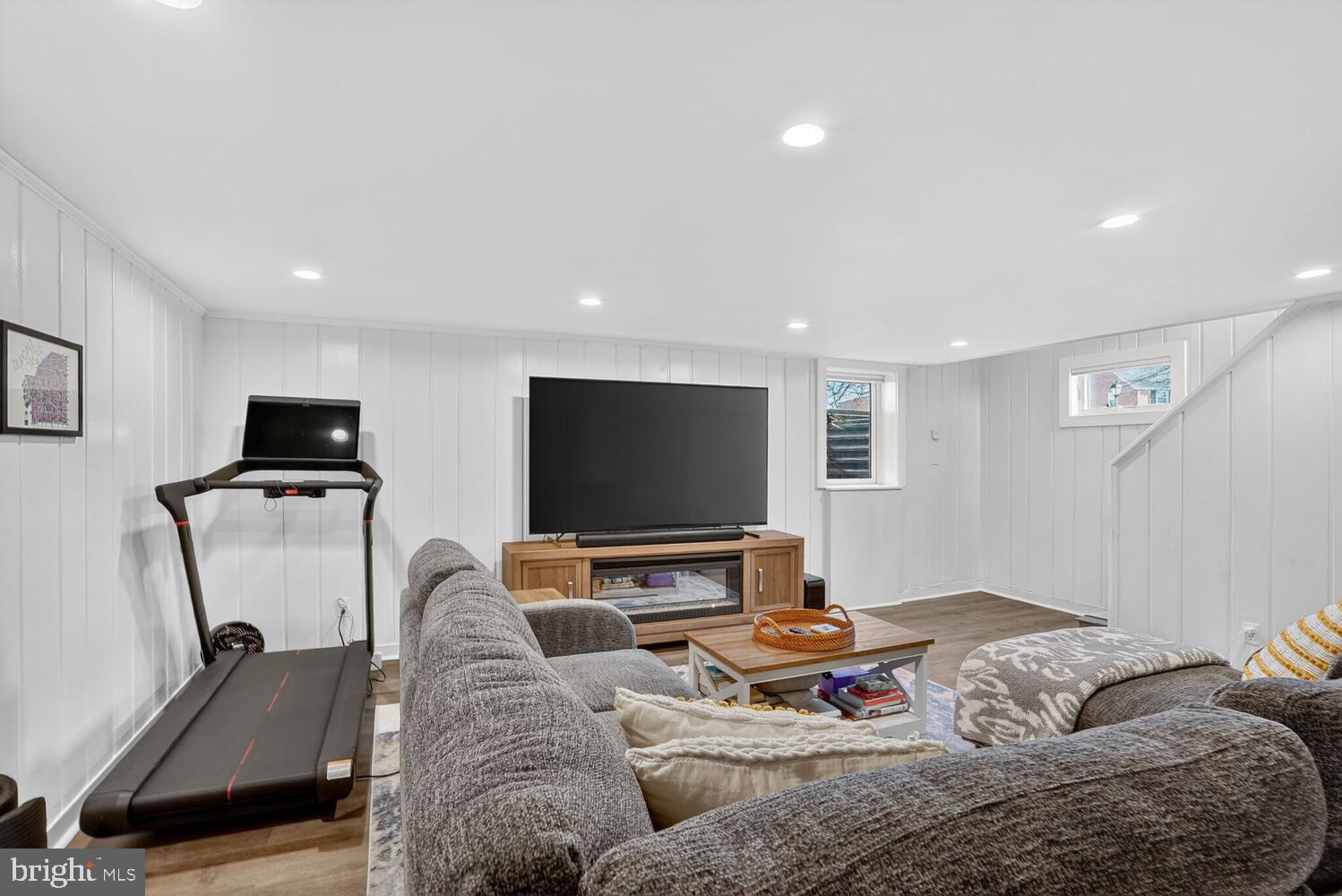 ARLINGTON FOREST - Residential