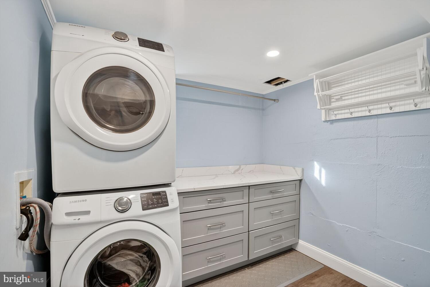 ARLINGTON FOREST - Residential