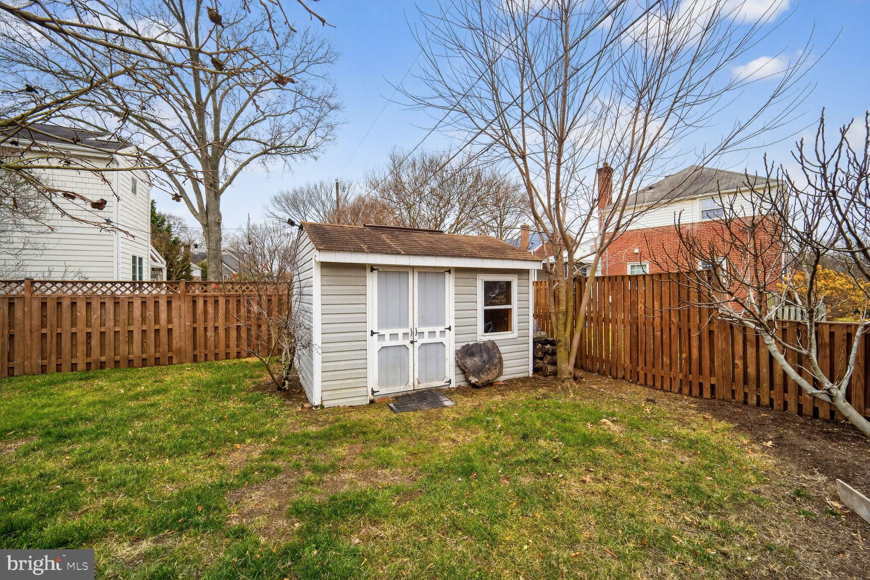 ARLINGTON FOREST - Residential