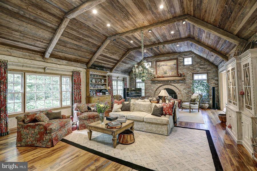 POTOMAC FALLS - Residential