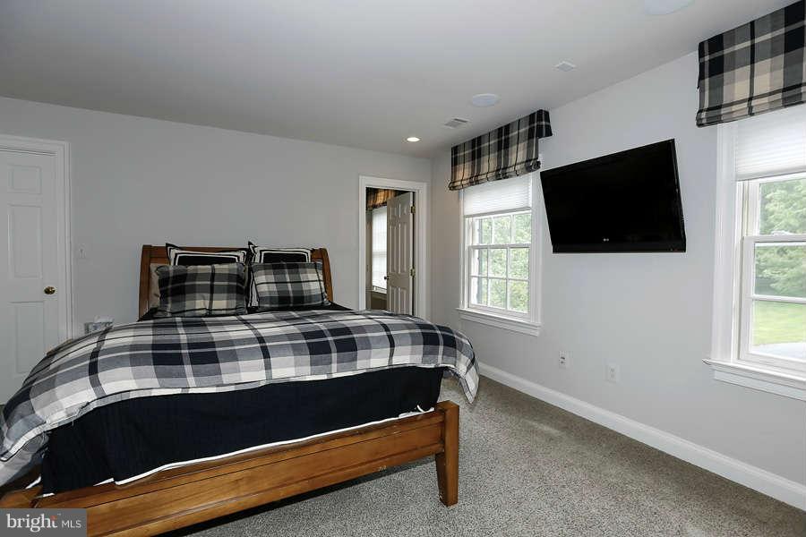 POTOMAC FALLS - Residential