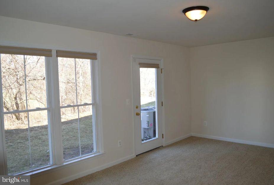 NEWTOWN CROSSING - Residential Lease