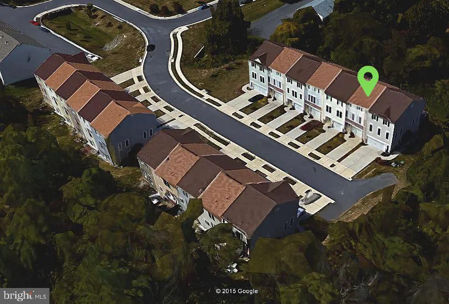 NEWTOWN CROSSING - Residential Lease