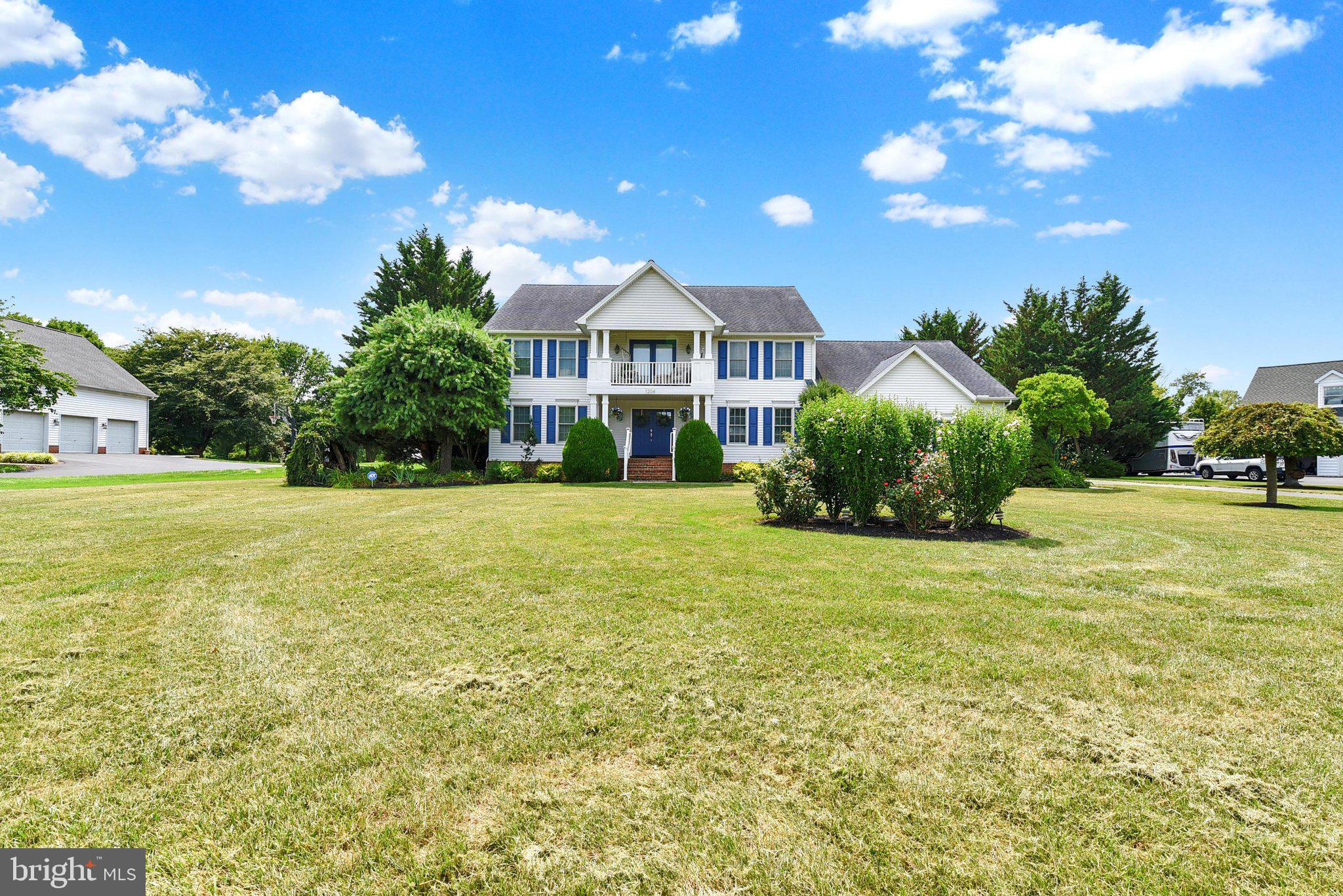 1204 REDWOOD HILLS CIRCLE