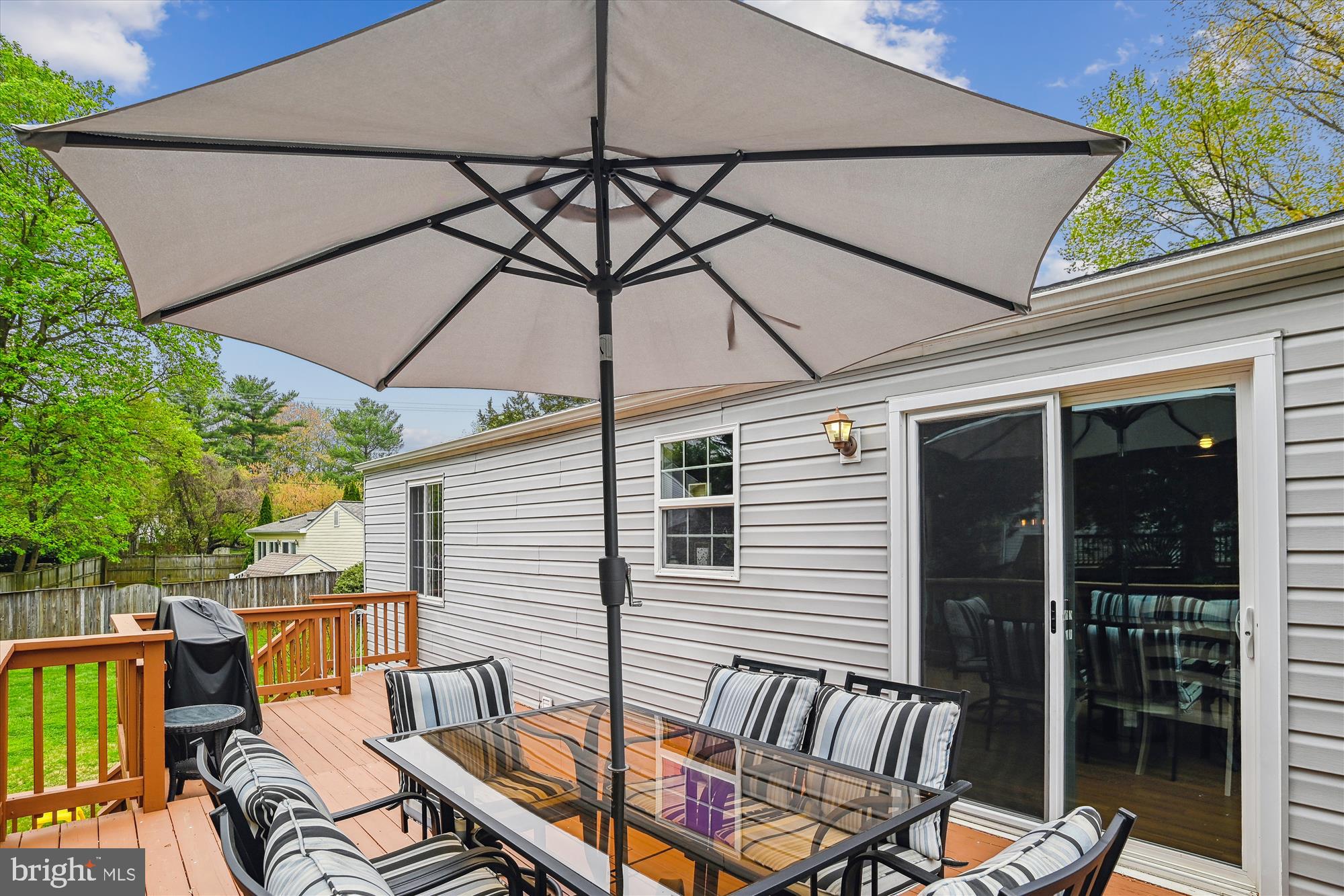 WHISPERING WOODS - Residential