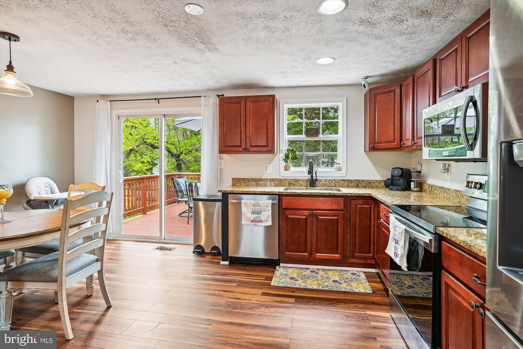 WHISPERING WOODS - Residential