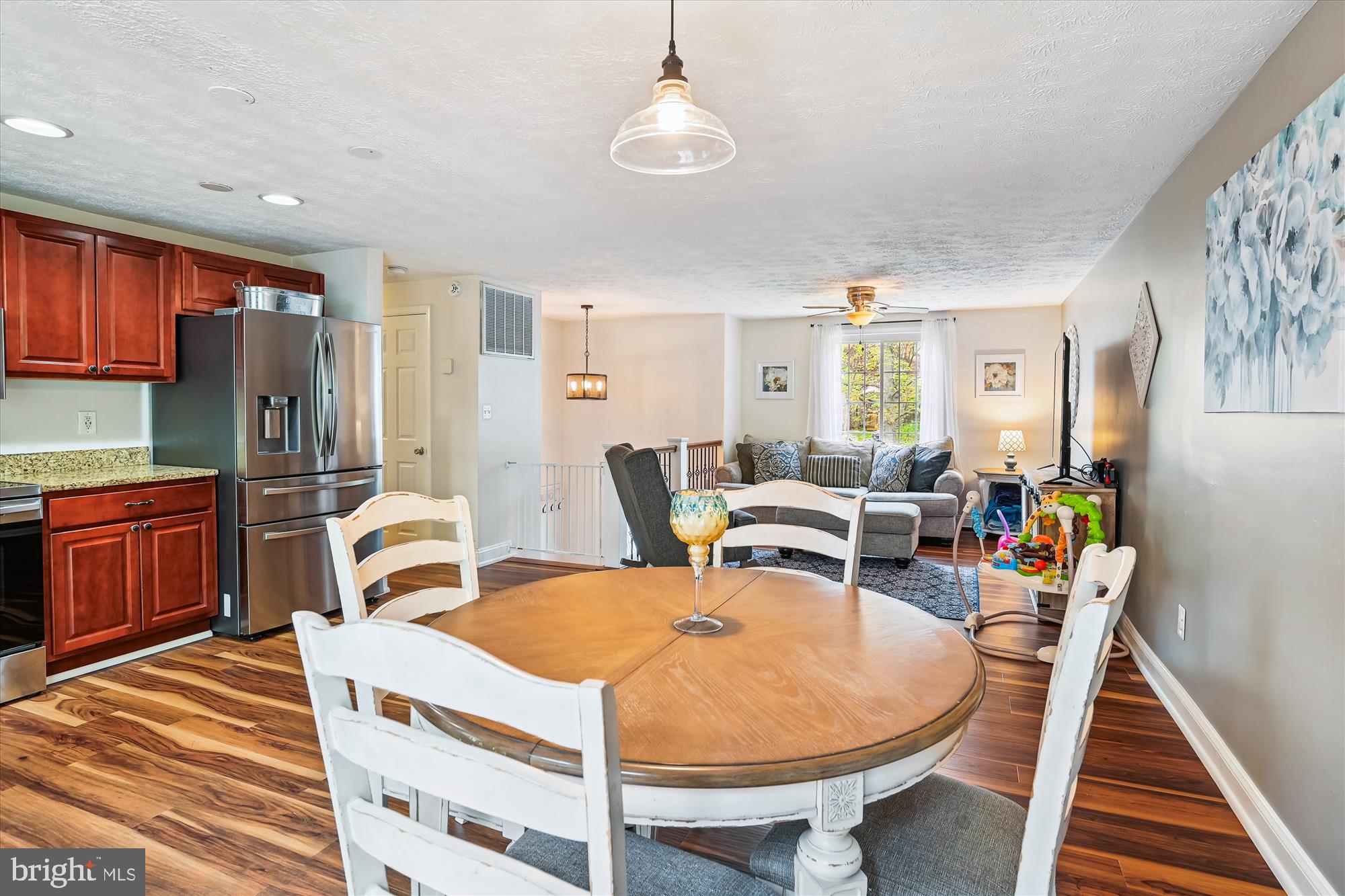 WHISPERING WOODS - Residential