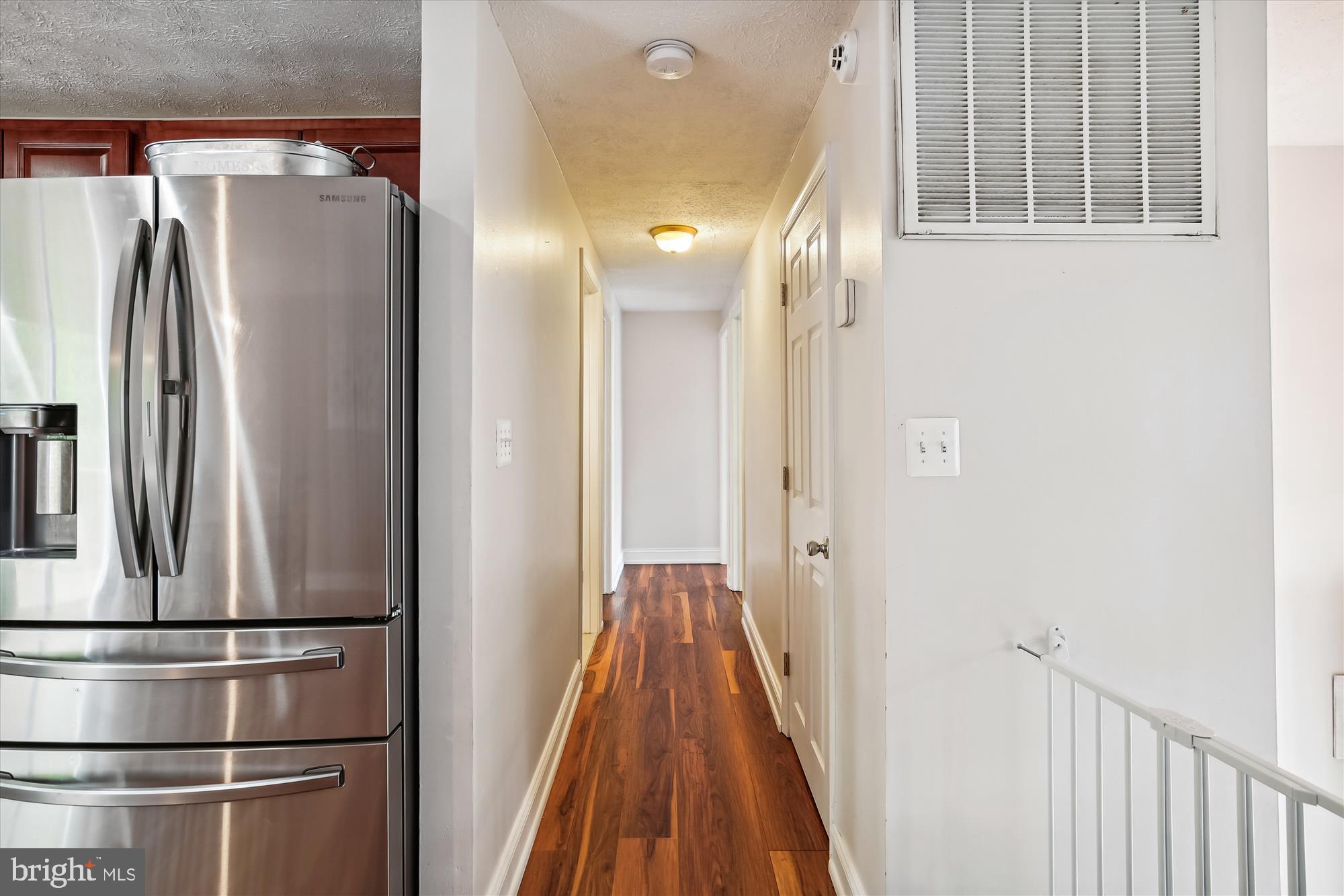 WHISPERING WOODS - Residential