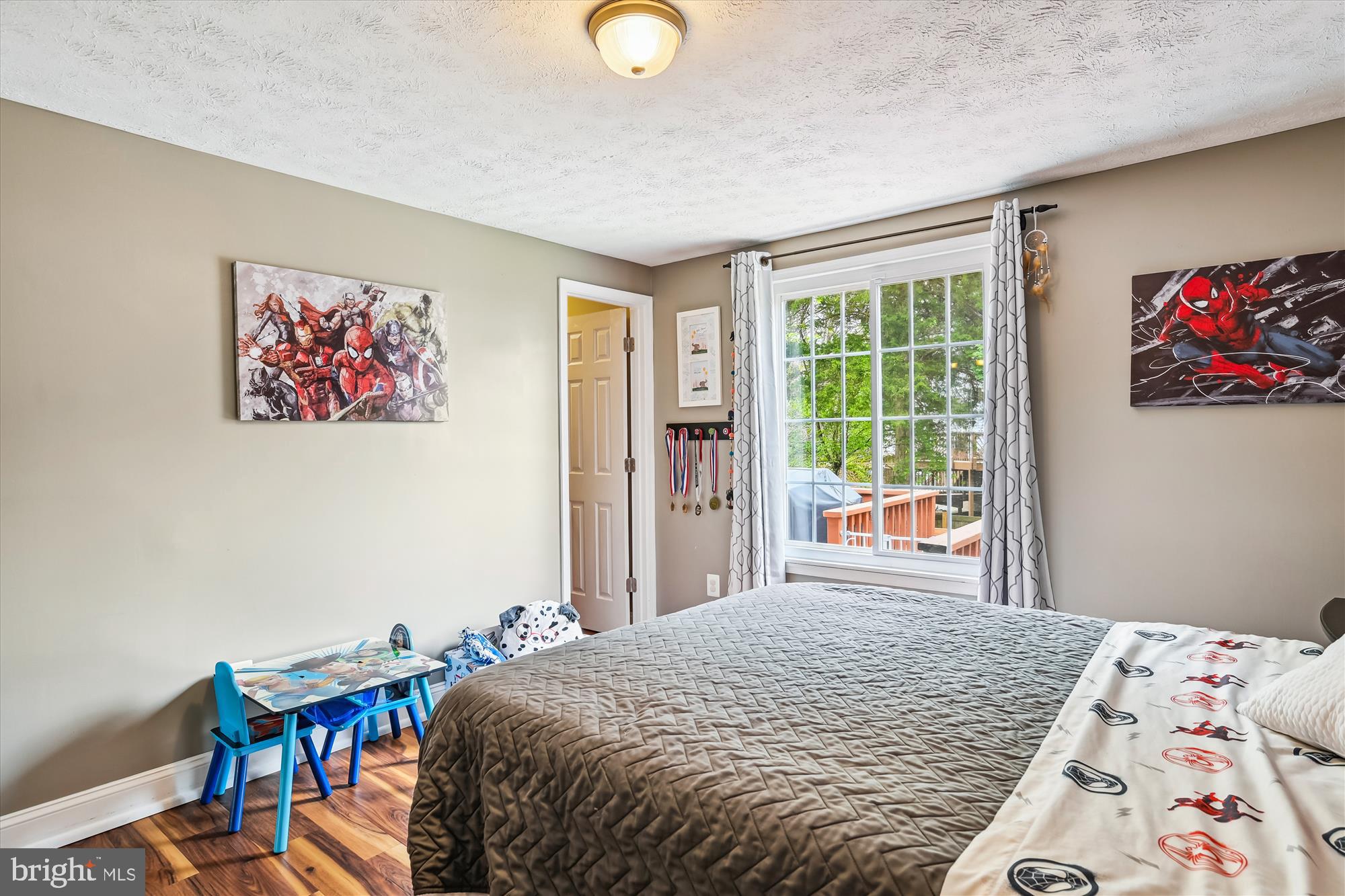 WHISPERING WOODS - Residential